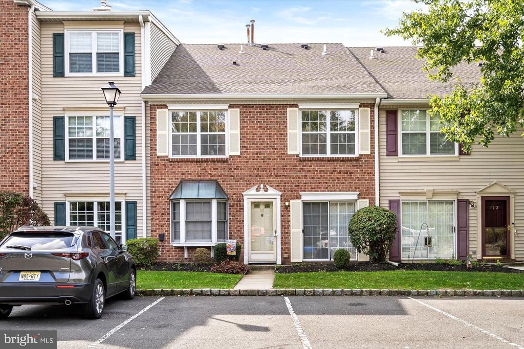 Photo of 110 Versailles Ct, HAMILTON, NJ 08619 (MLS # NJME2065020)