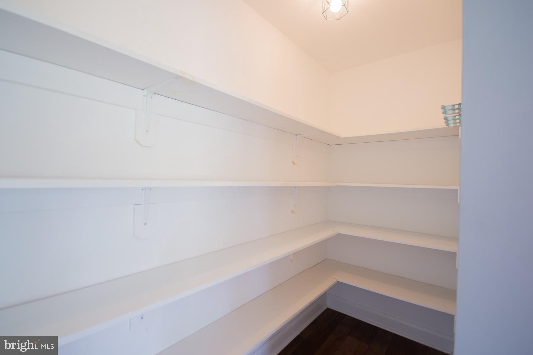 ISLAND HILL - Residential