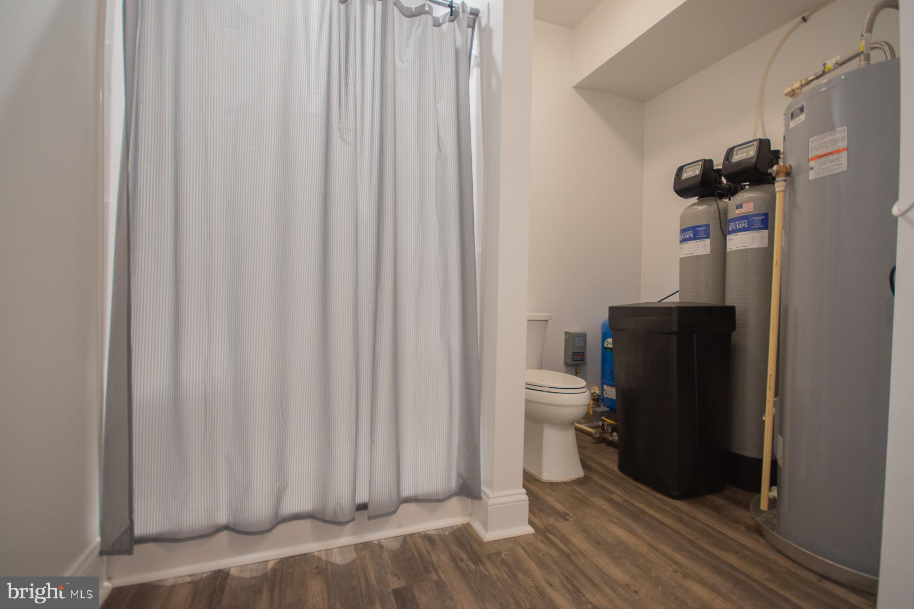 ISLAND HILL - Residential