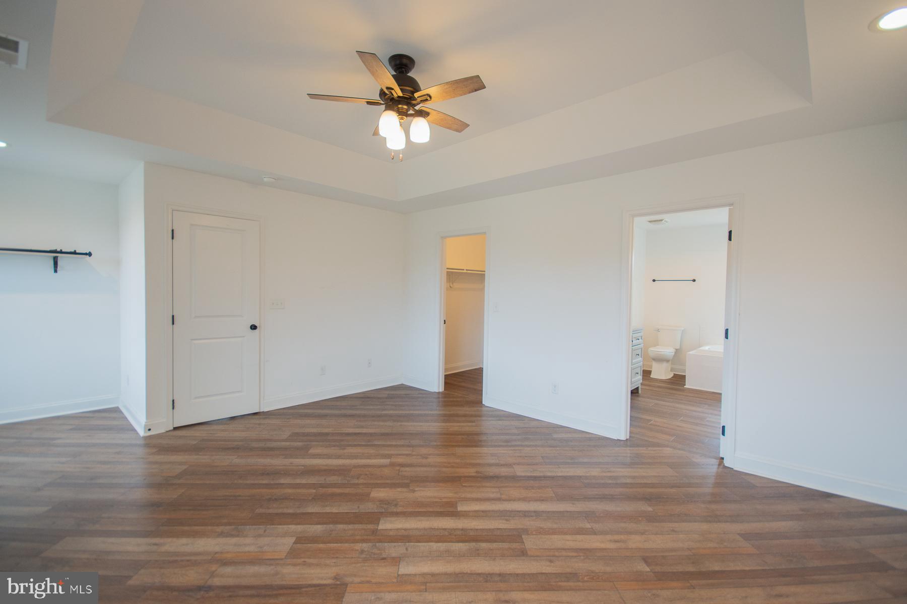 ISLAND HILL - Residential