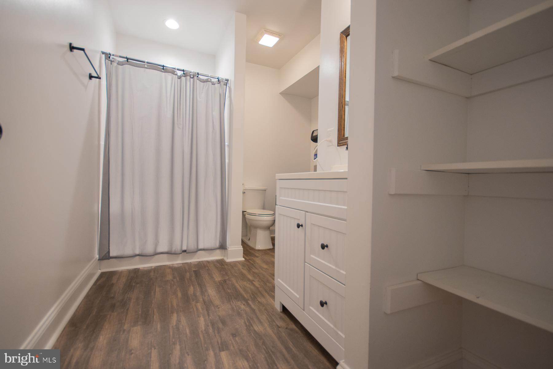 ISLAND HILL - Residential