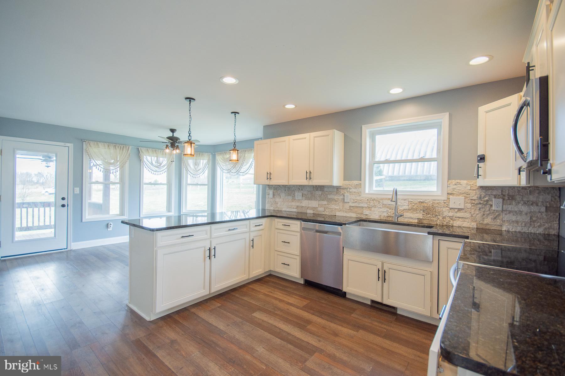 ISLAND HILL - Residential