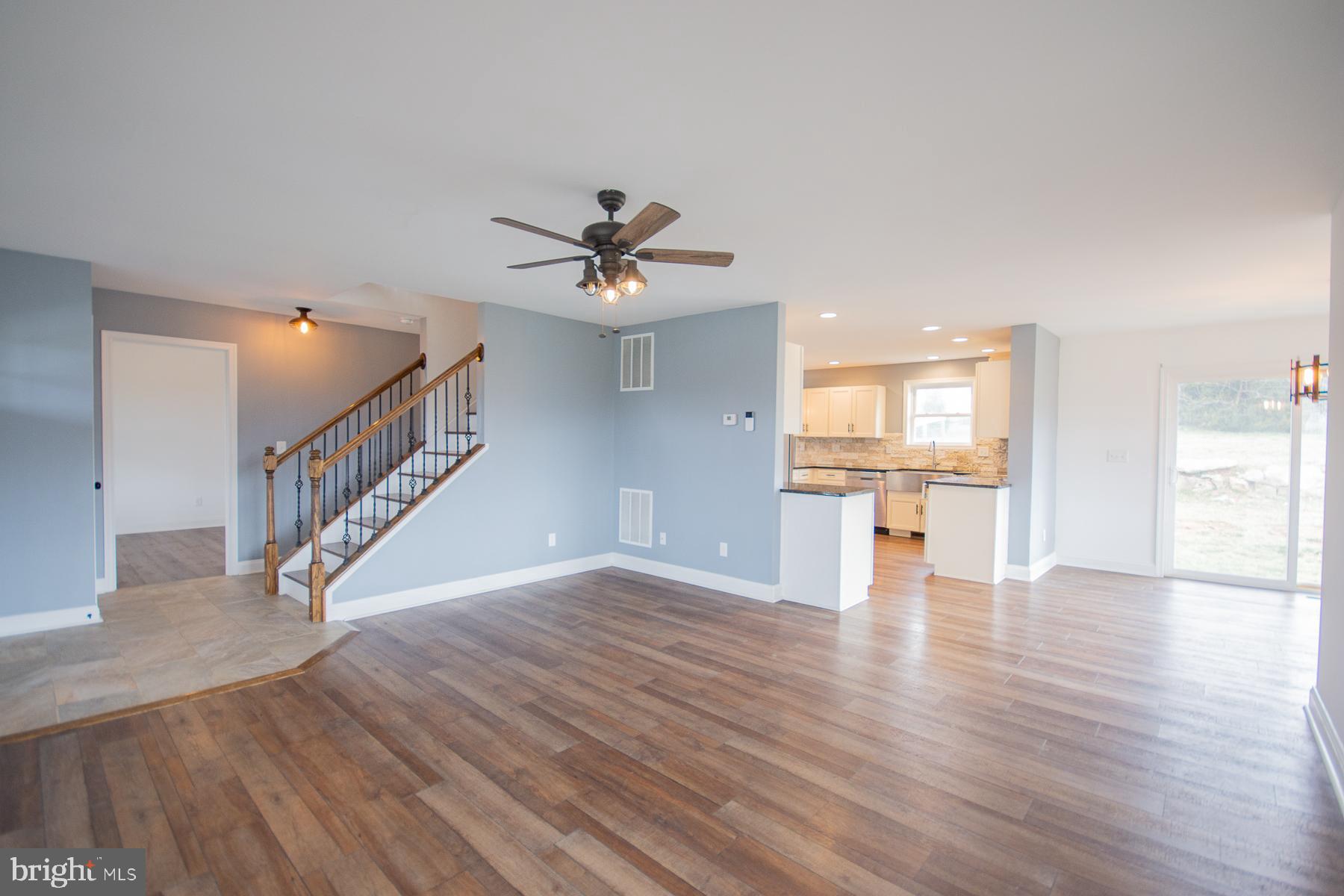 ISLAND HILL - Residential