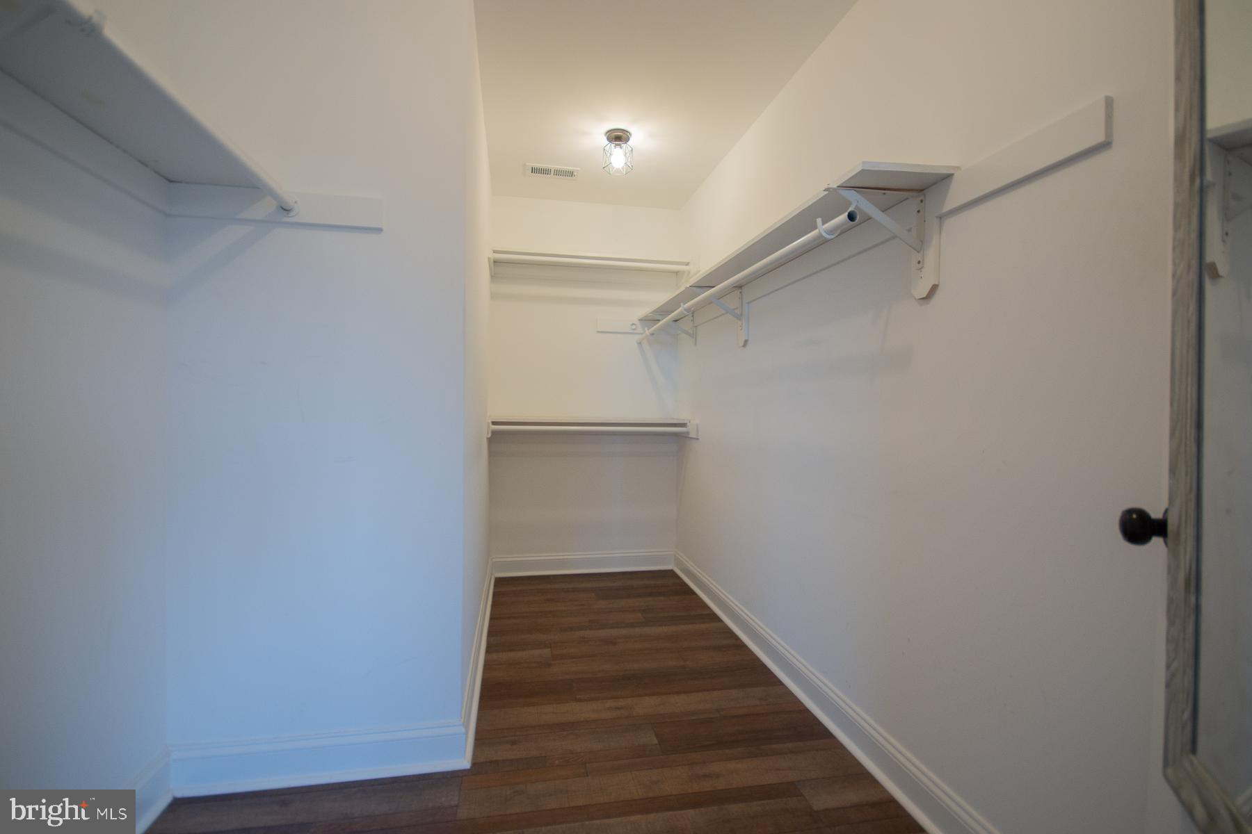 ISLAND HILL - Residential