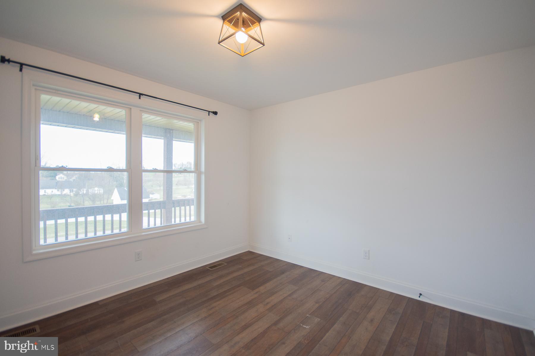 ISLAND HILL - Residential