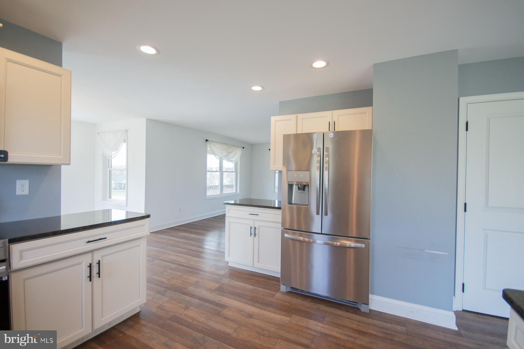 ISLAND HILL - Residential