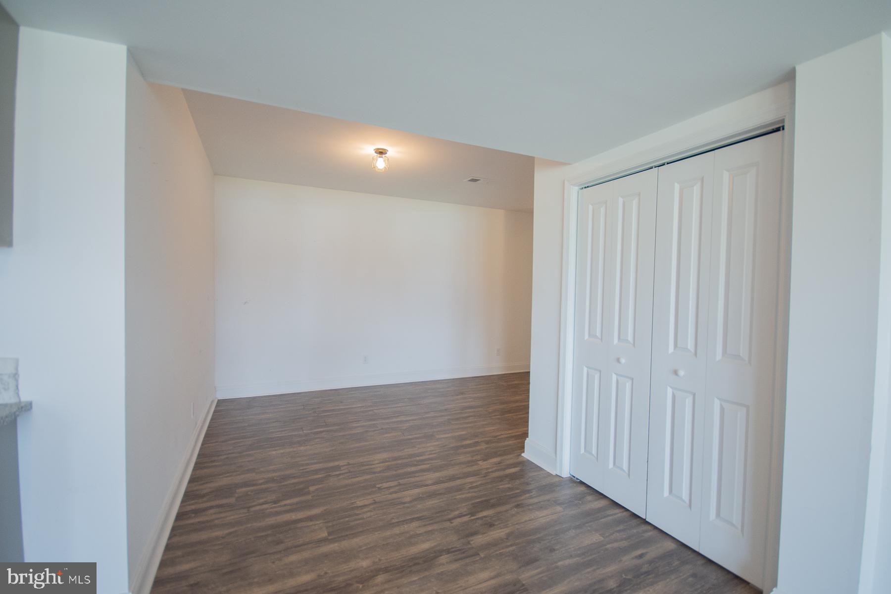 ISLAND HILL - Residential