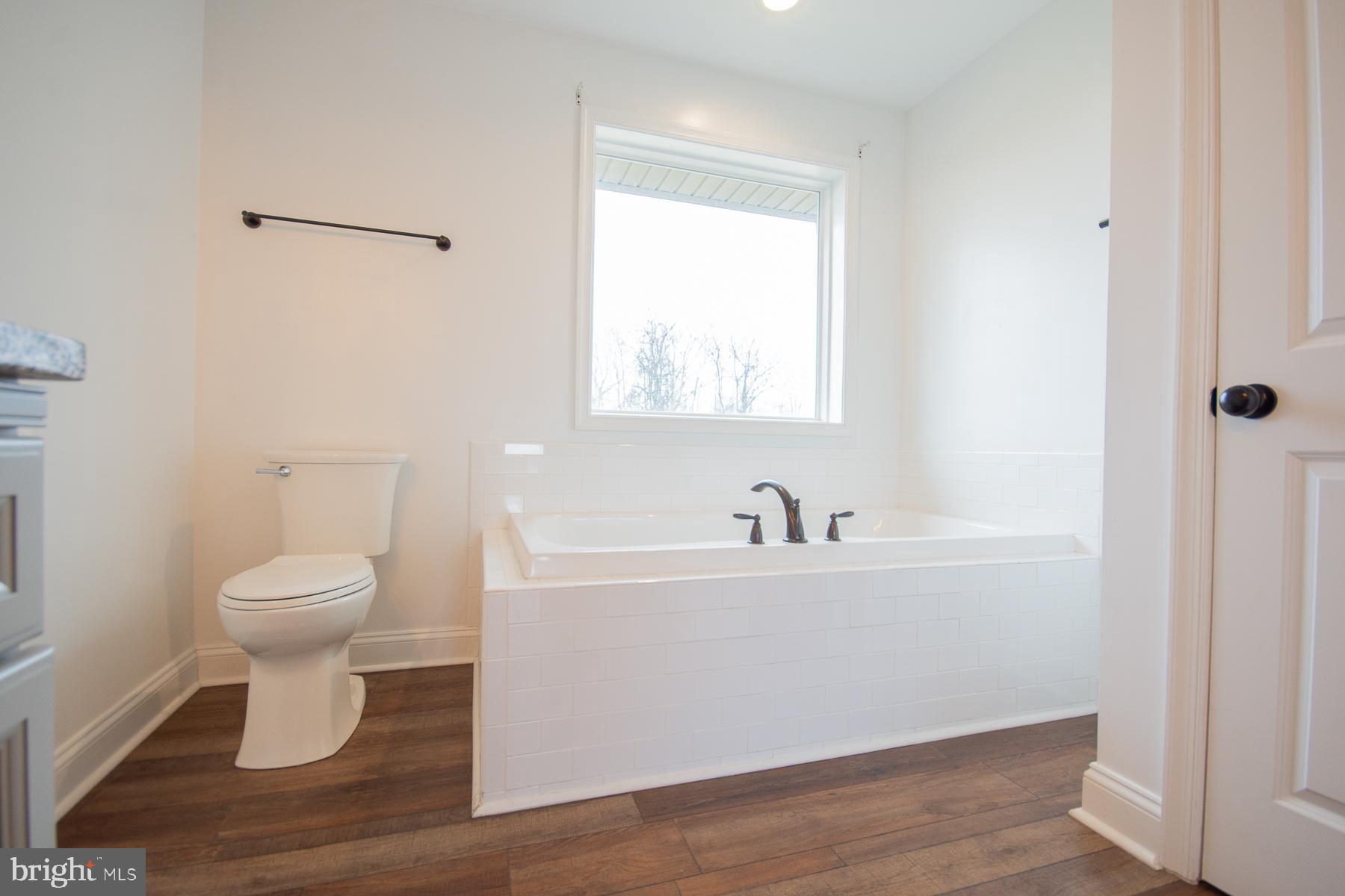 ISLAND HILL - Residential