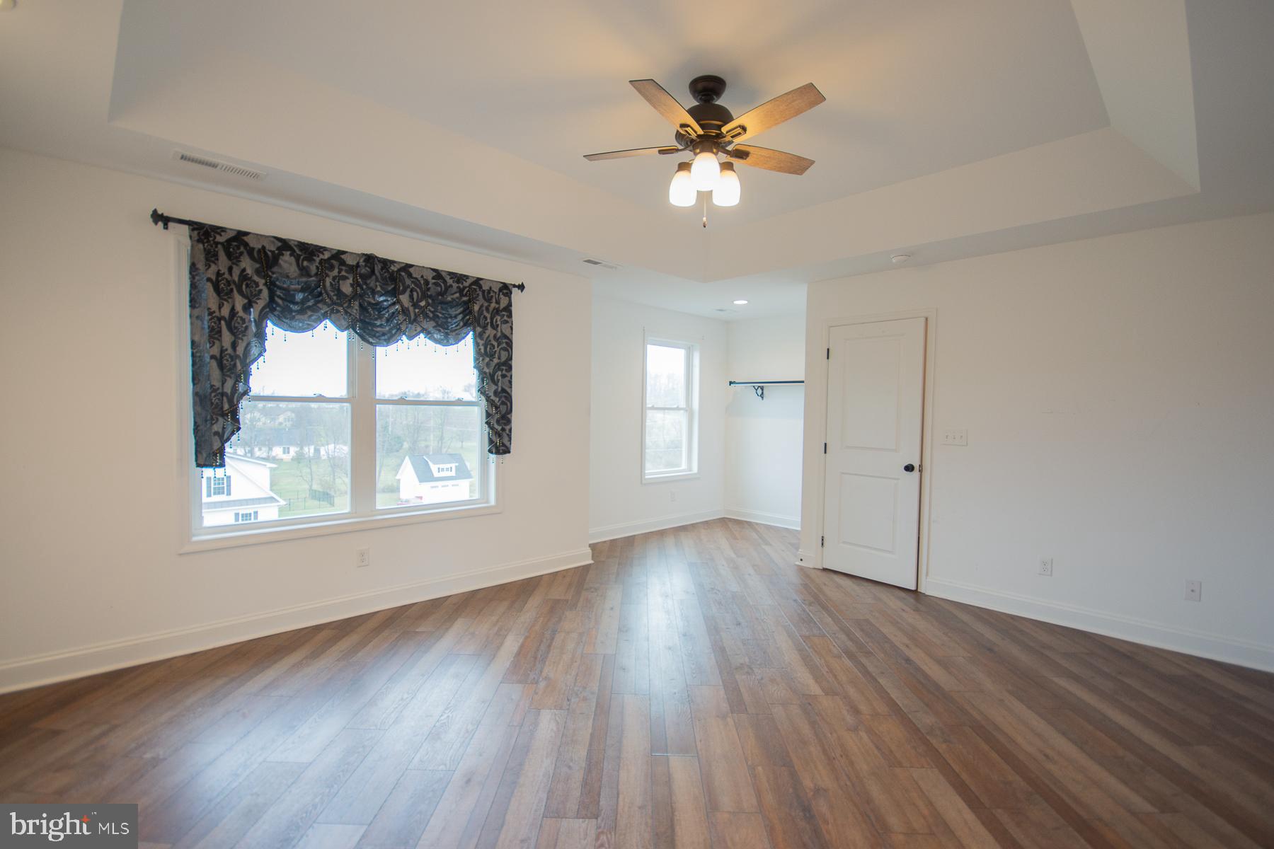 ISLAND HILL - Residential