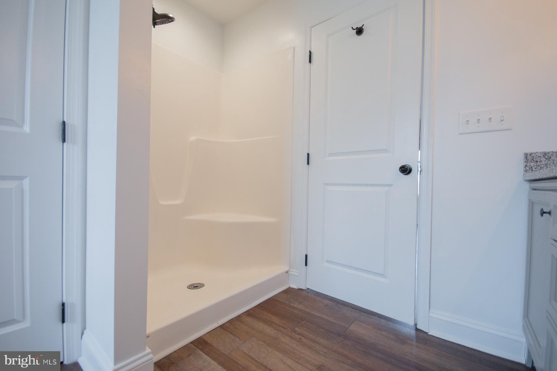 ISLAND HILL - Residential