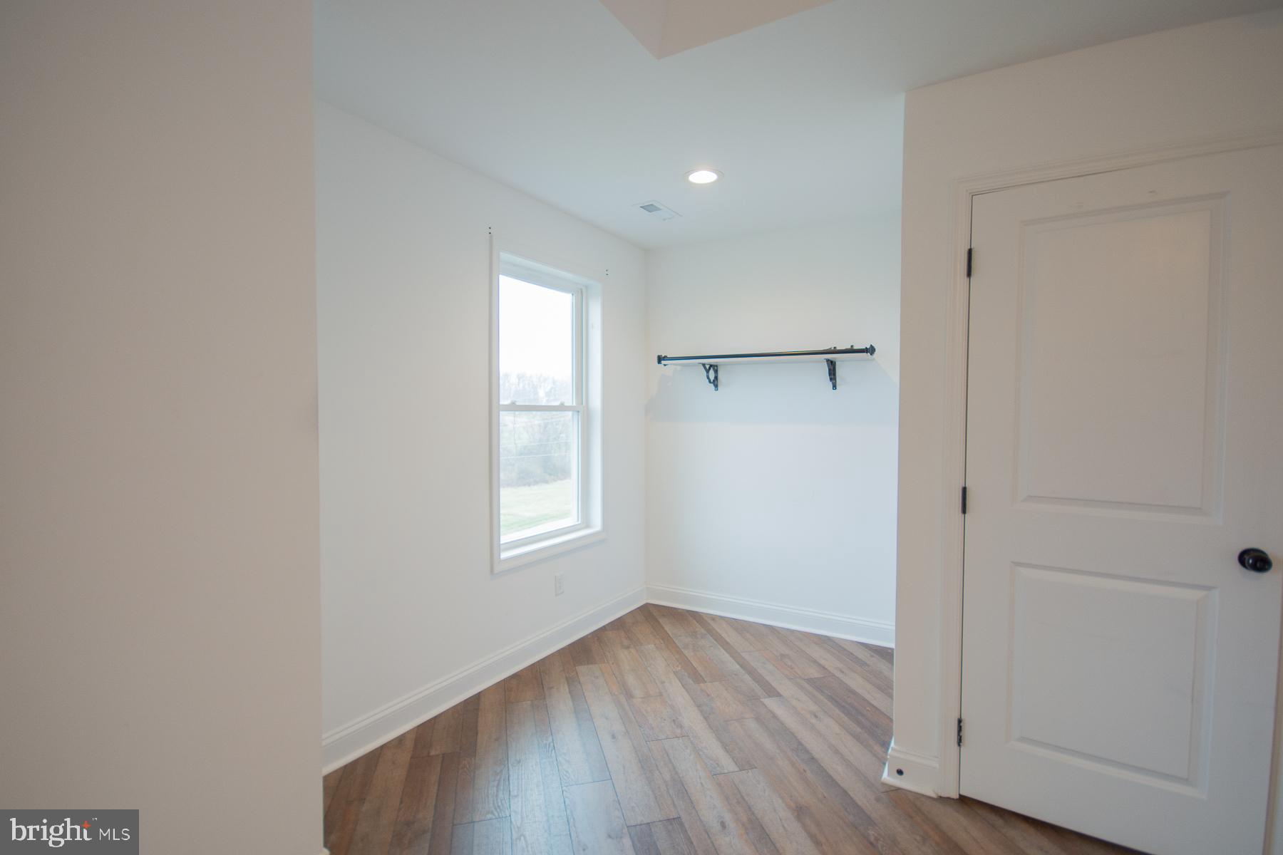 ISLAND HILL - Residential