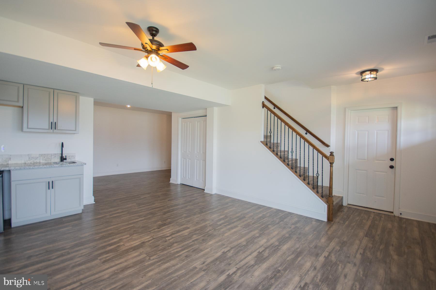 ISLAND HILL - Residential