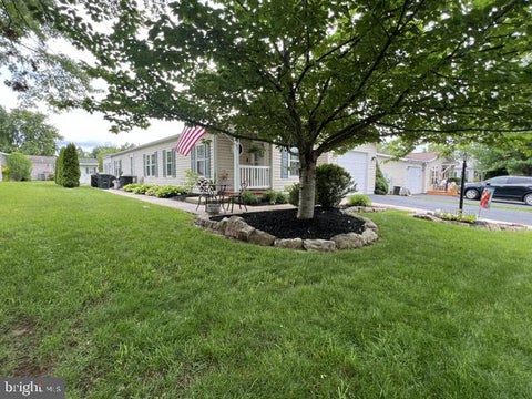 Mobile Home For Sale - 49 Canary Road<br/> Bucks County, SELLERSVILLE, PA 18960
