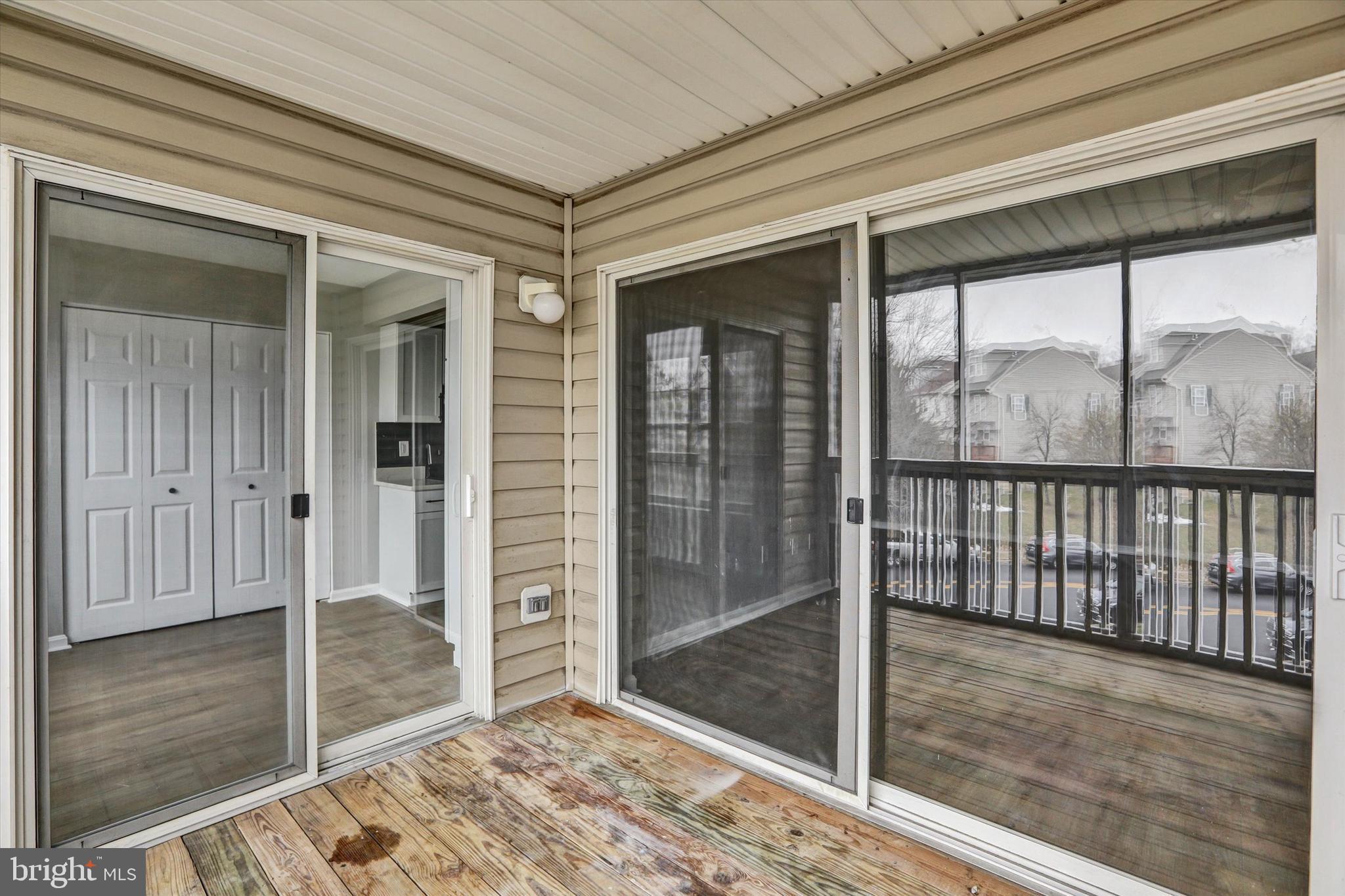 CROMWELL FOUNTAIN - Residential