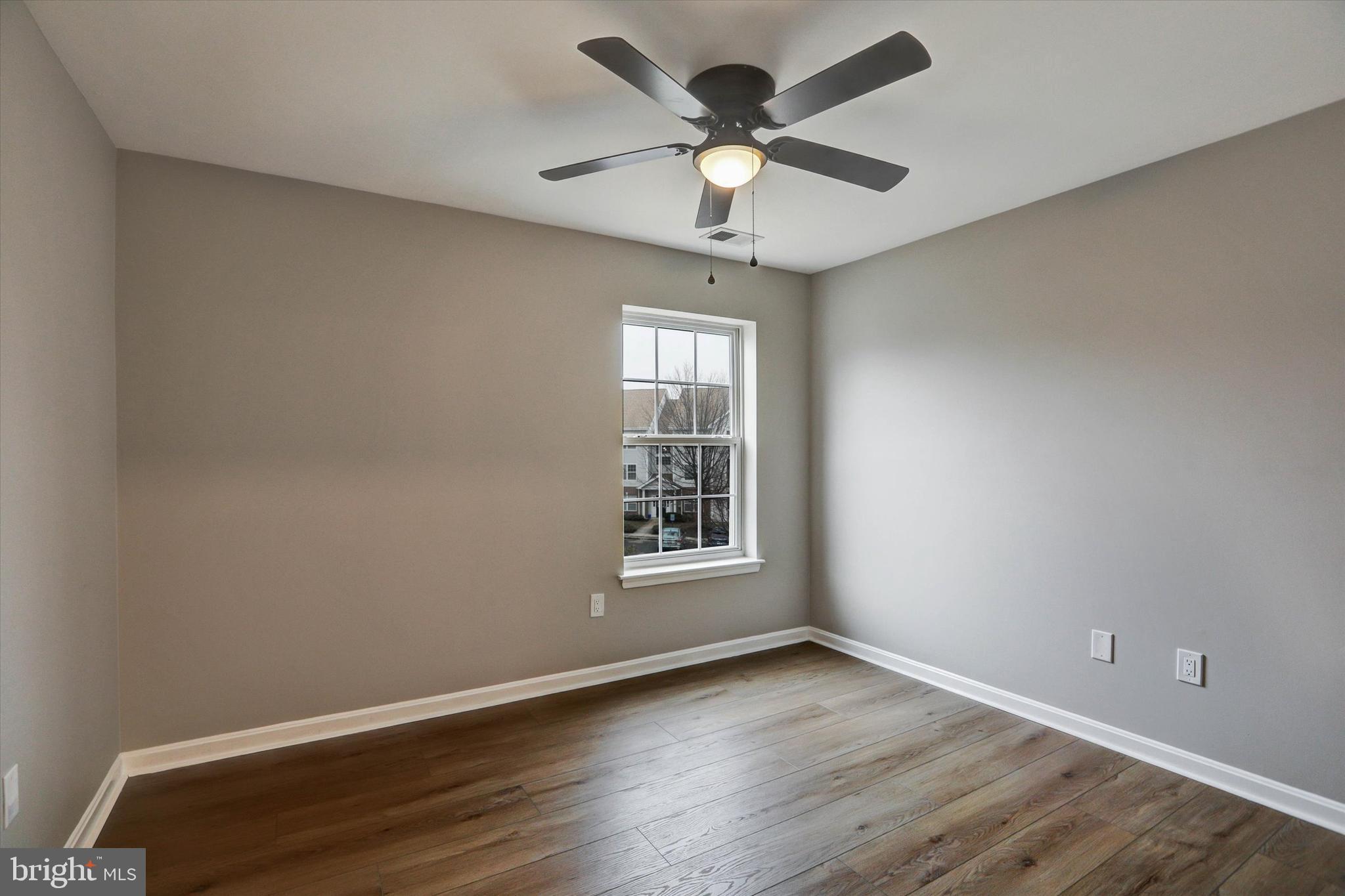 CROMWELL FOUNTAIN - Residential