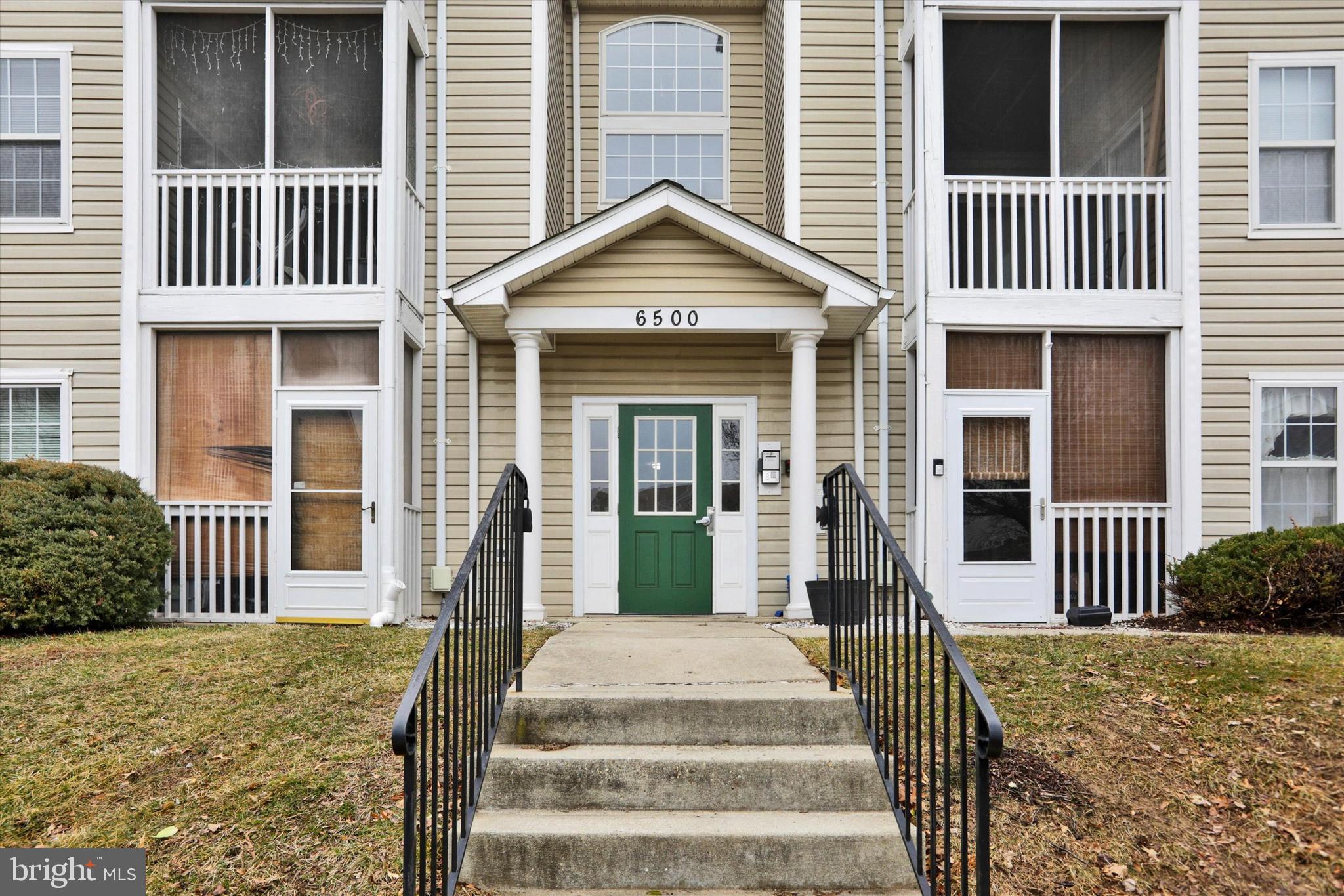 CROMWELL FOUNTAIN - Residential