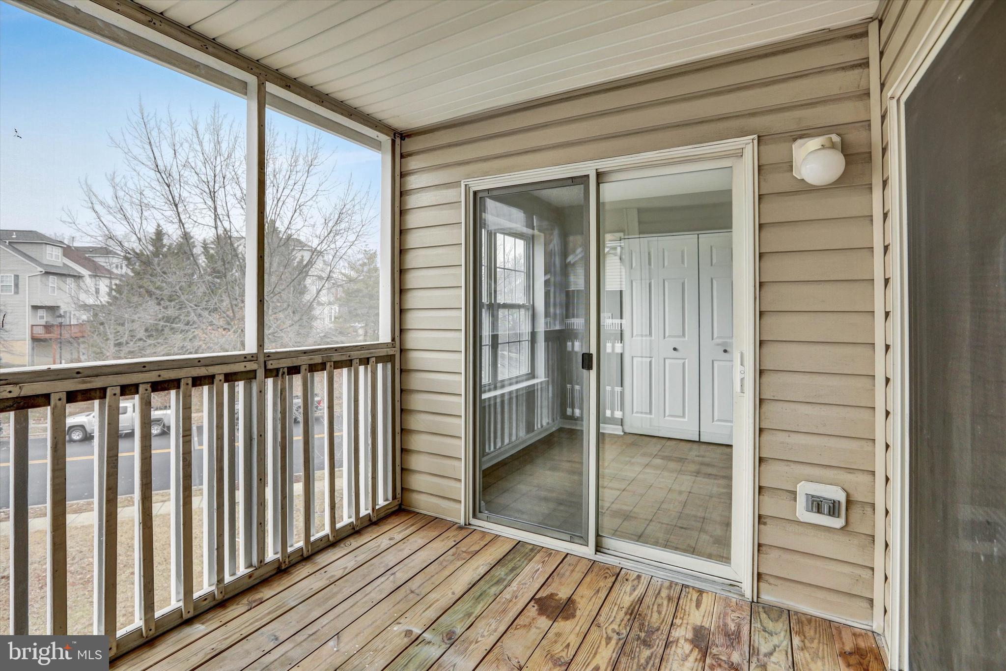 CROMWELL FOUNTAIN - Residential