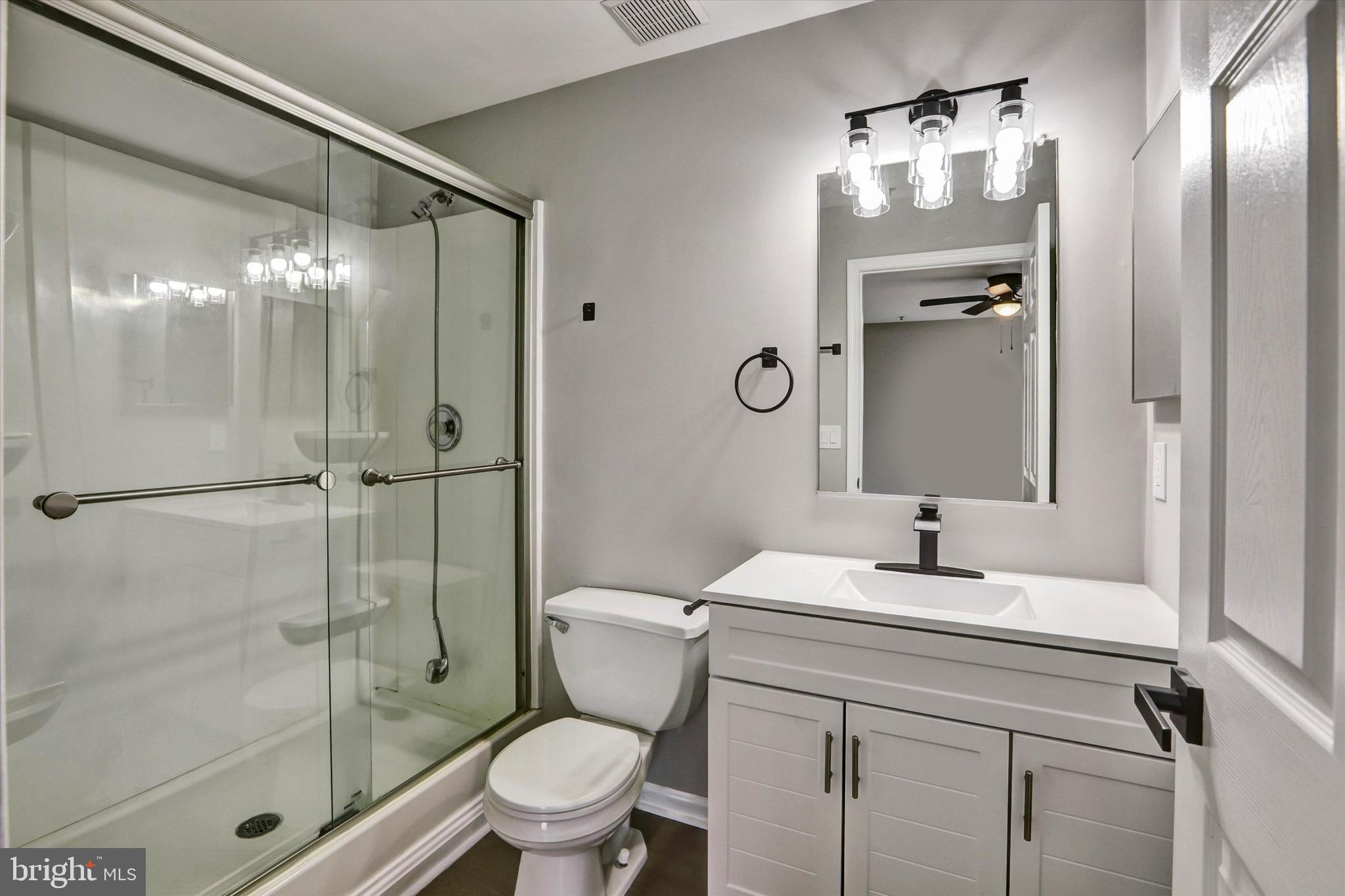 CROMWELL FOUNTAIN - Residential