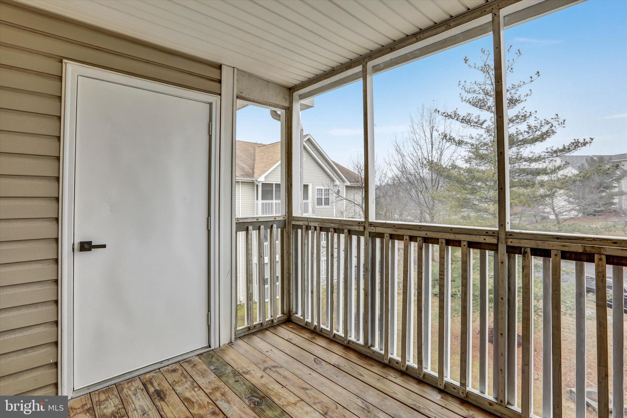 CROMWELL FOUNTAIN - Residential