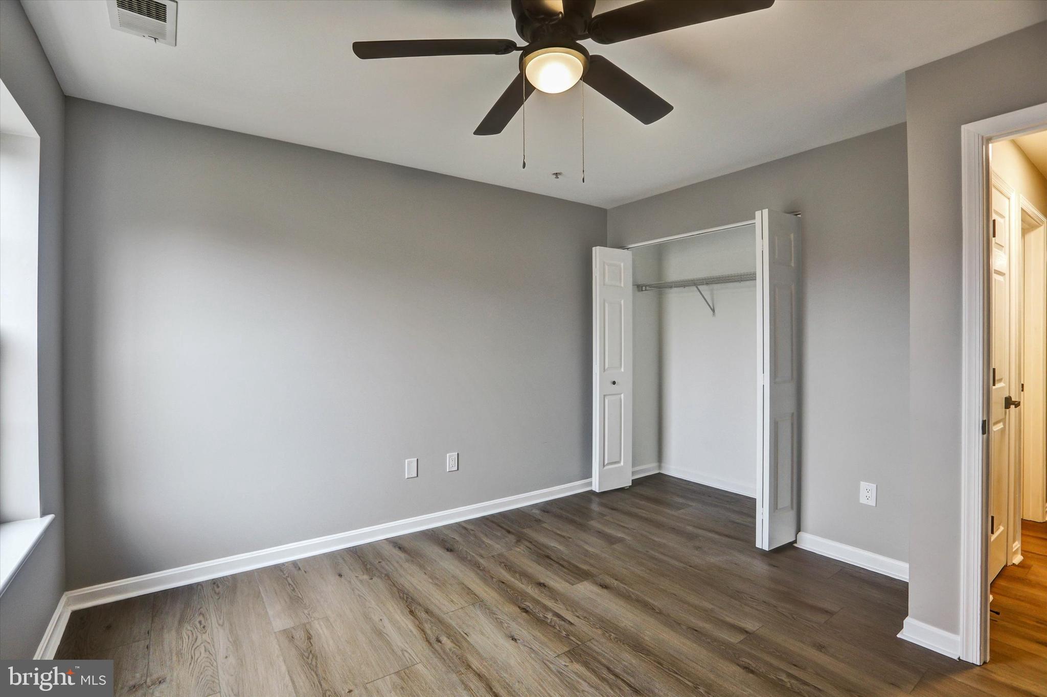 CROMWELL FOUNTAIN - Residential