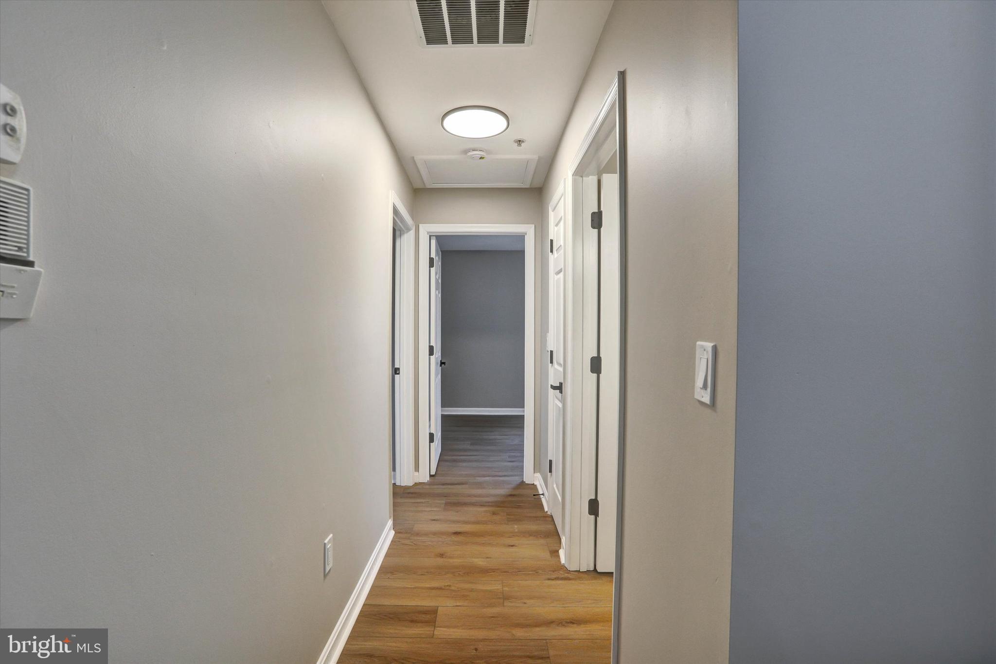 CROMWELL FOUNTAIN - Residential