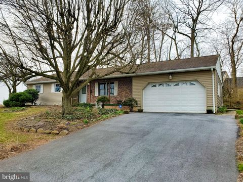 Photo of 65 REAM RD, EPHRATA, PA 17522 (MLS # PALA2032414)