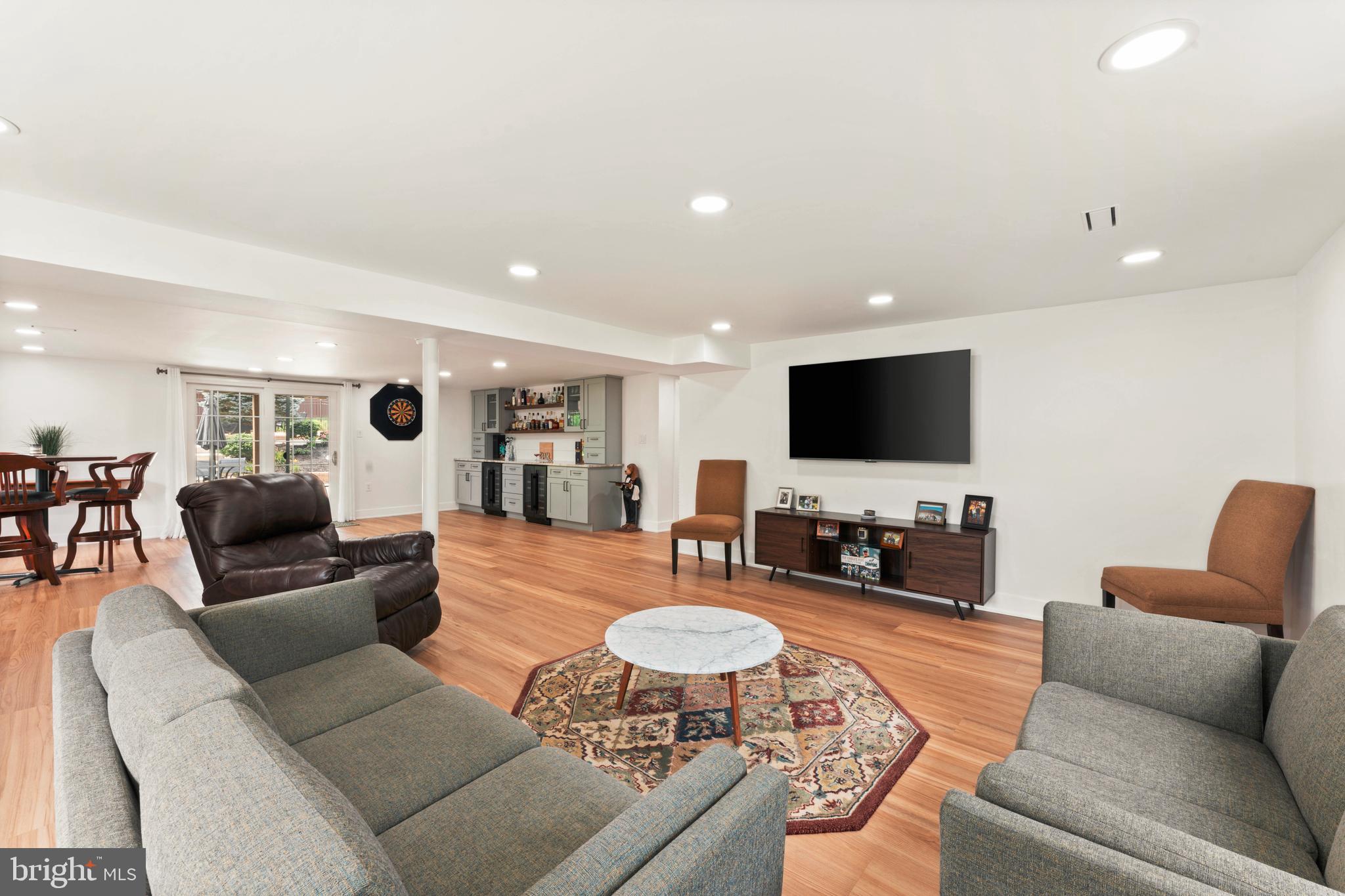 HUNTINGDON VALLEY - Residential