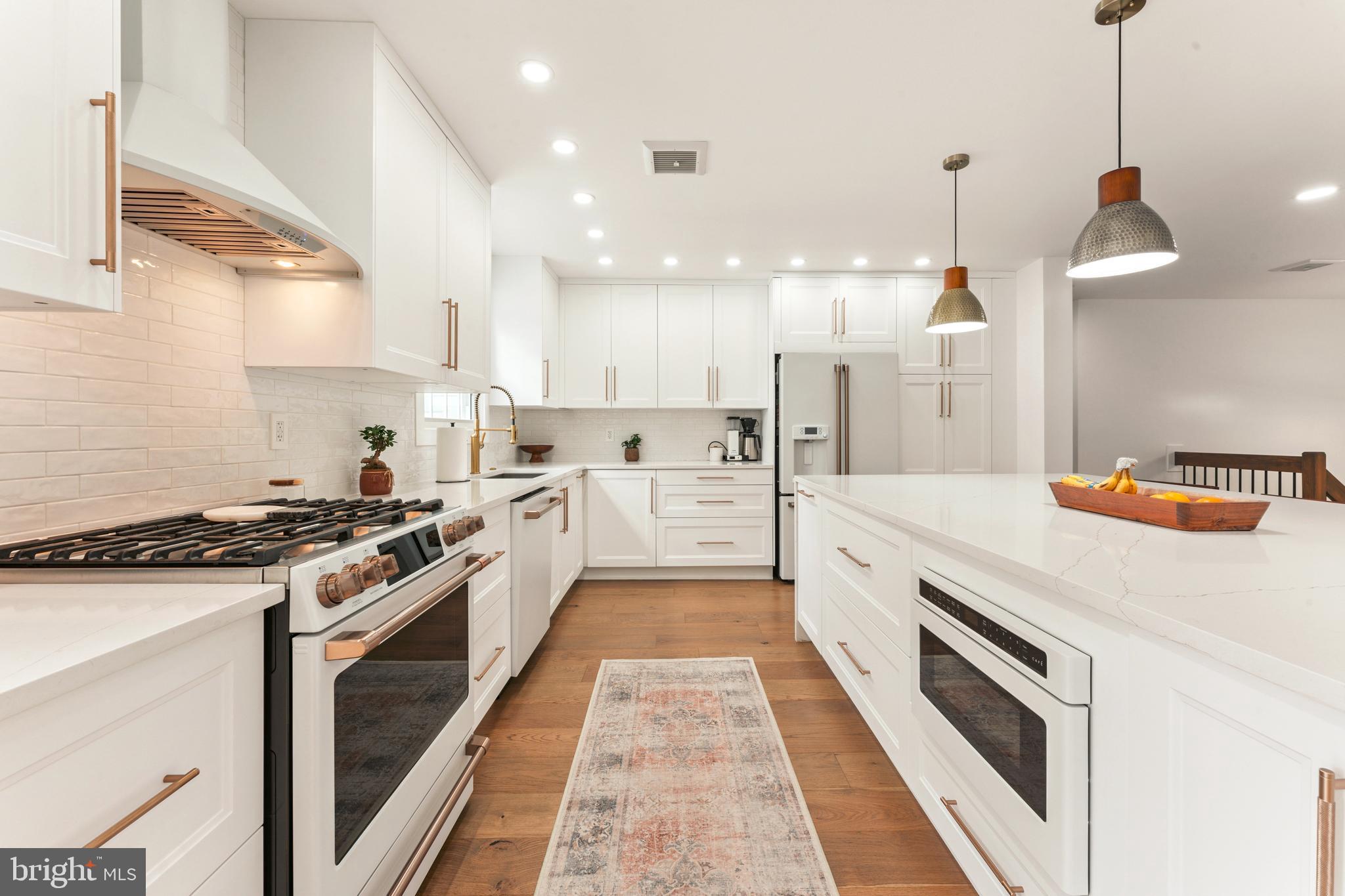 HUNTINGDON VALLEY - Residential