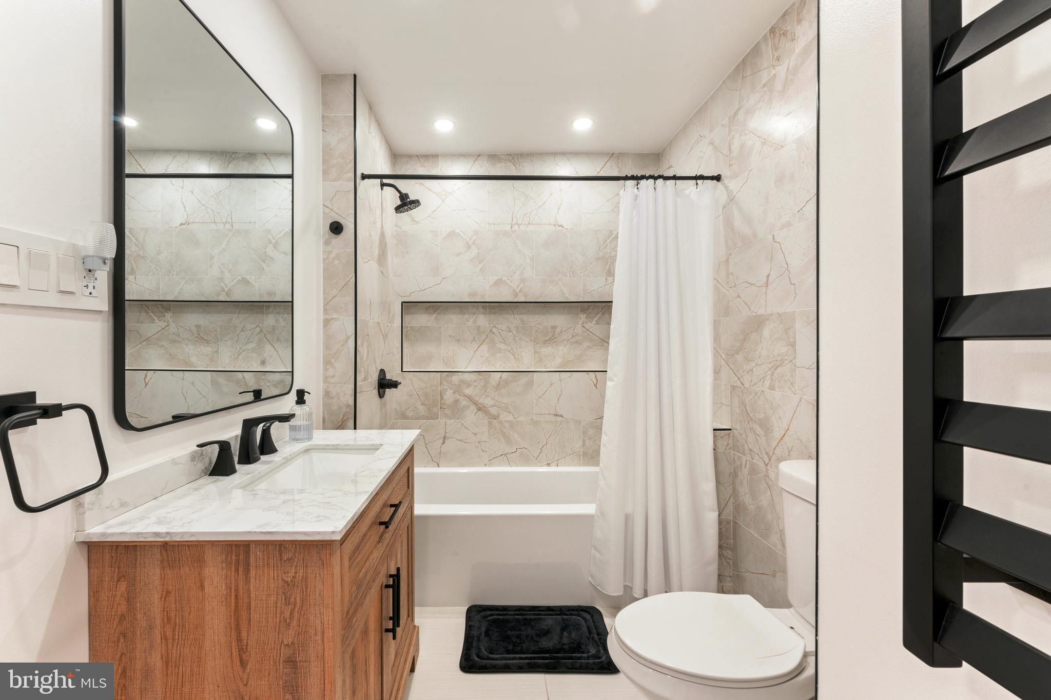 HUNTINGDON VALLEY - Residential