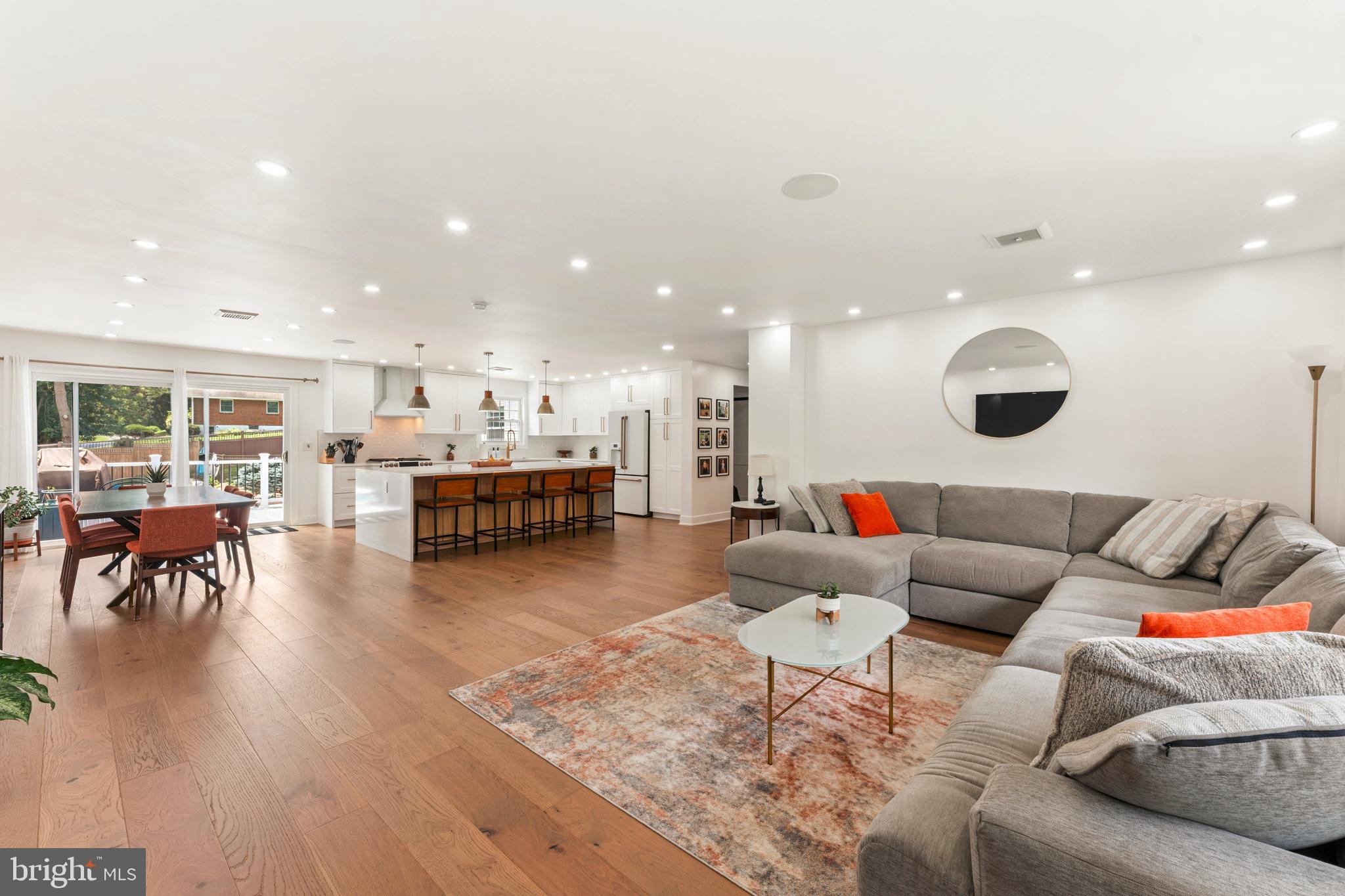 HUNTINGDON VALLEY - Residential