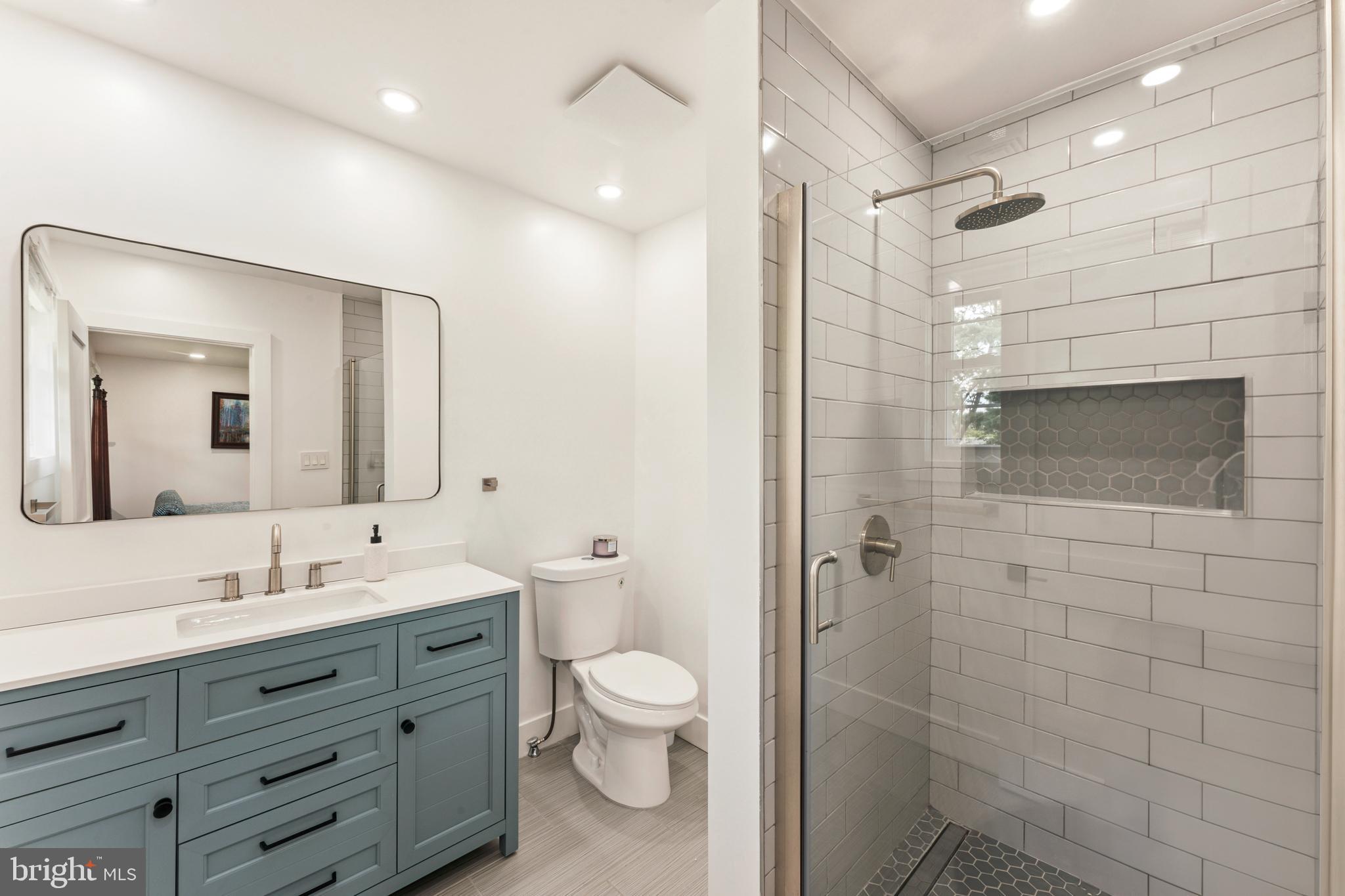 HUNTINGDON VALLEY - Residential