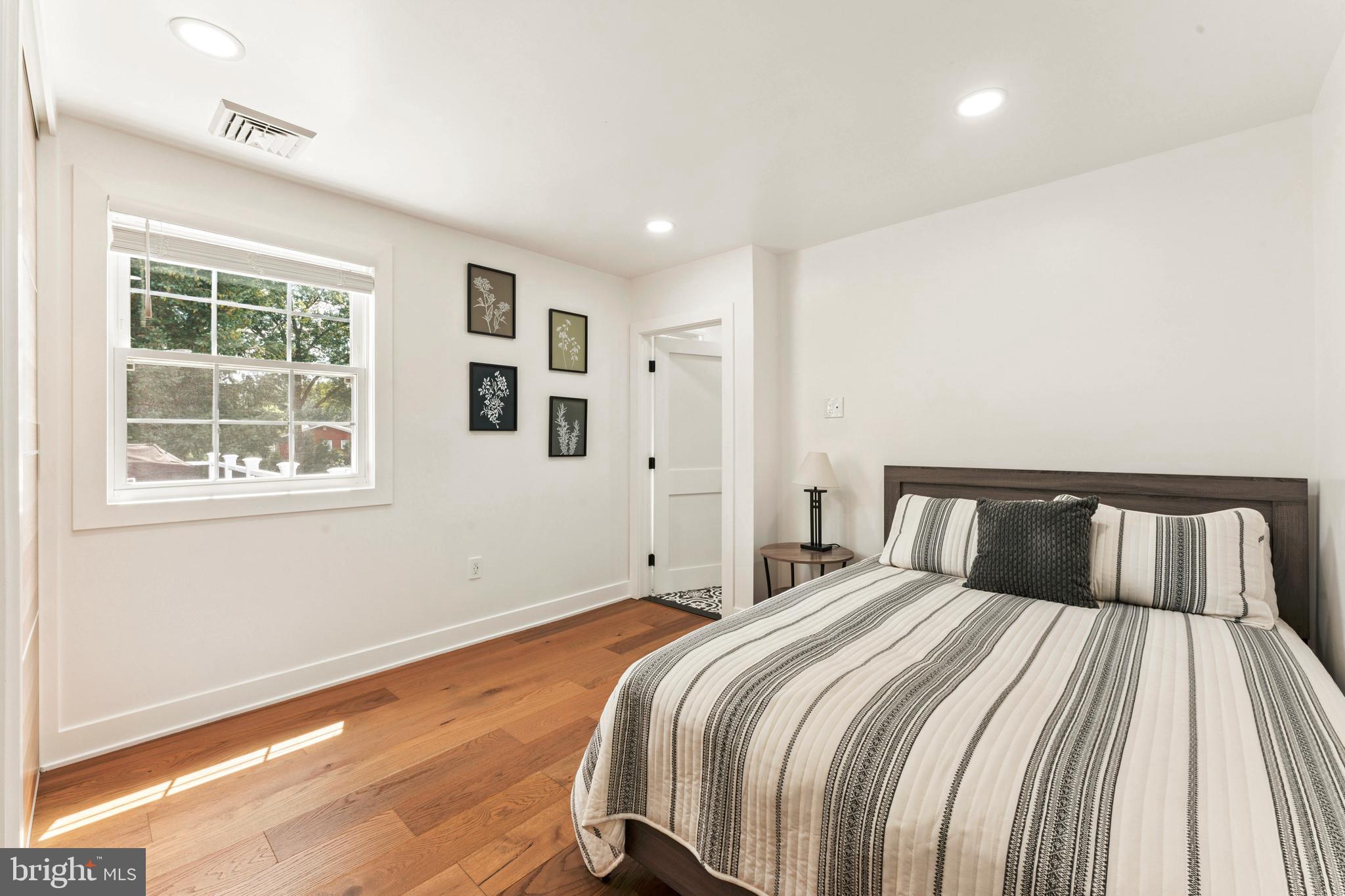 HUNTINGDON VALLEY - Residential