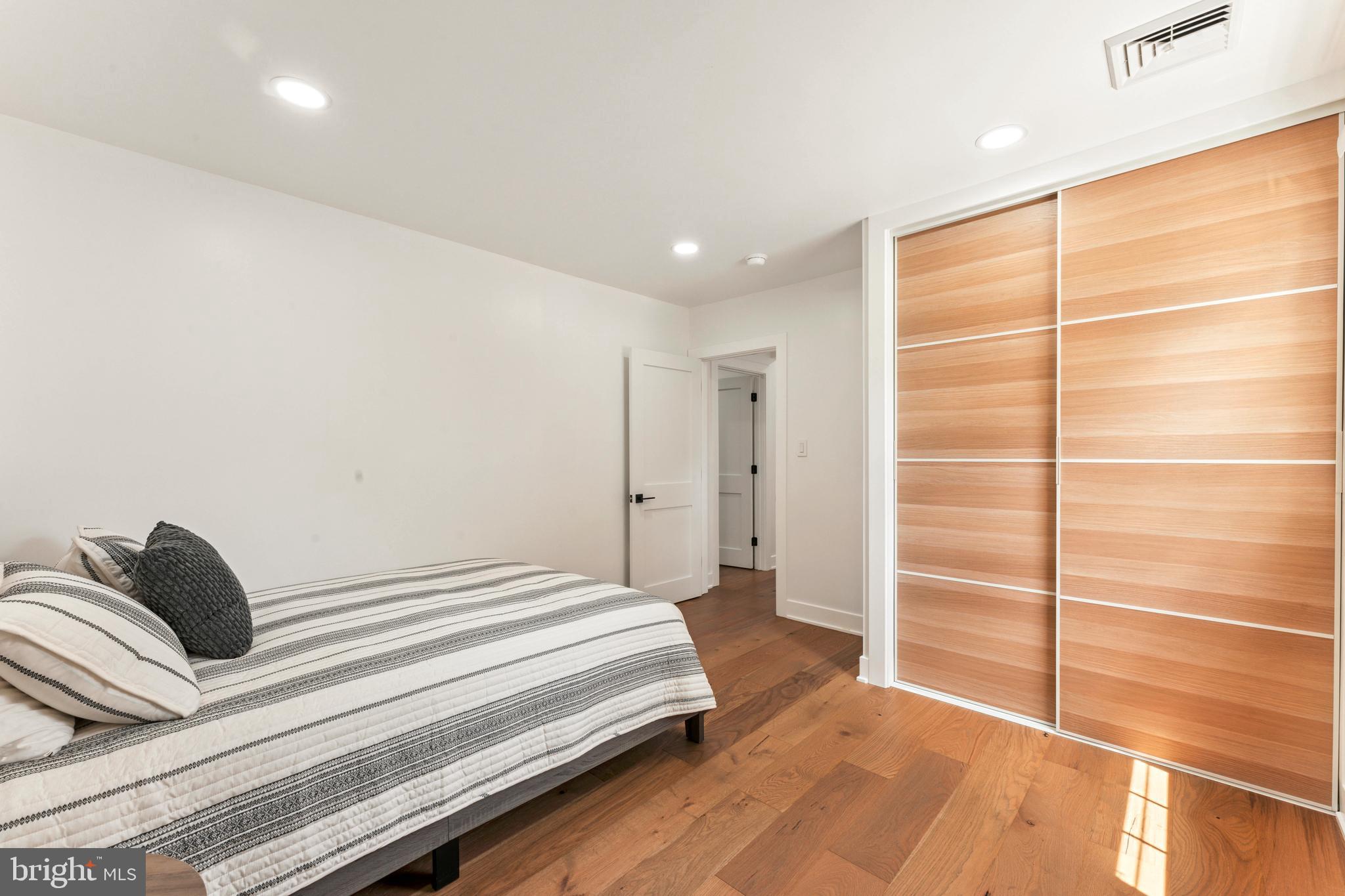 HUNTINGDON VALLEY - Residential