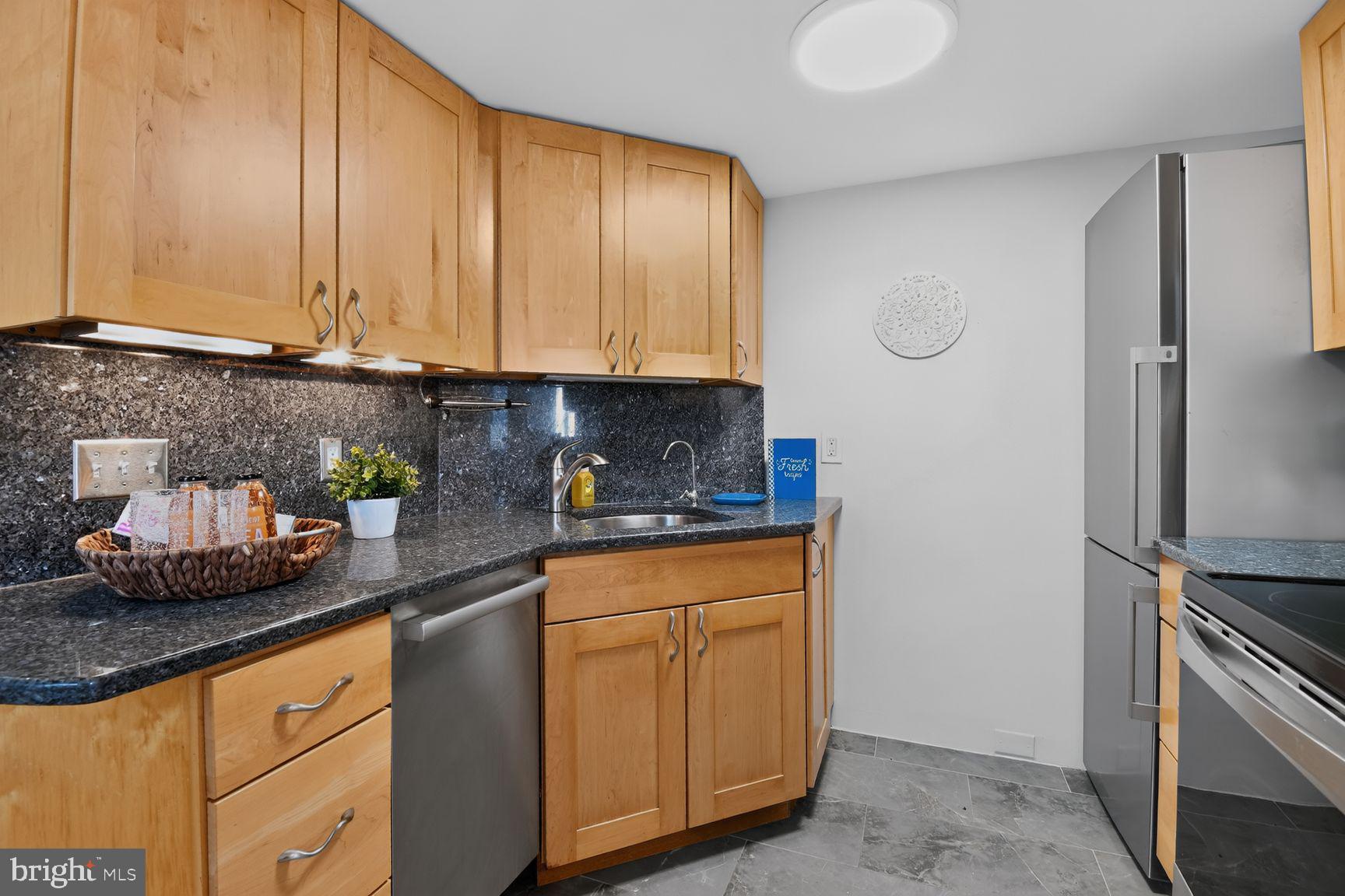 1438 MERIDIAN PLACE NW 406