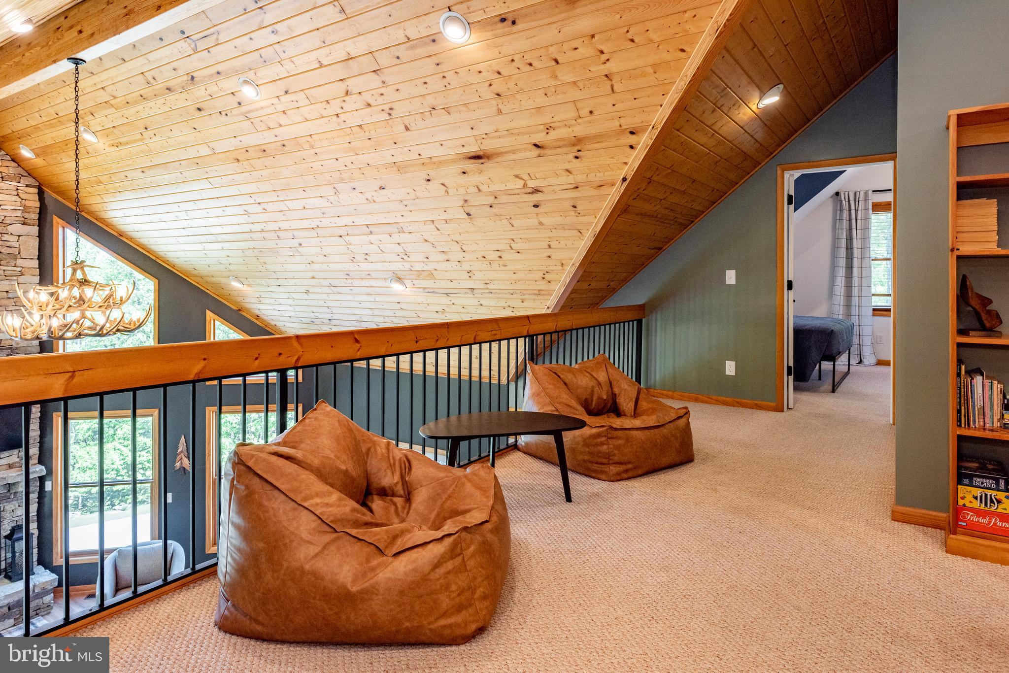 THE PINNACLE - Residential