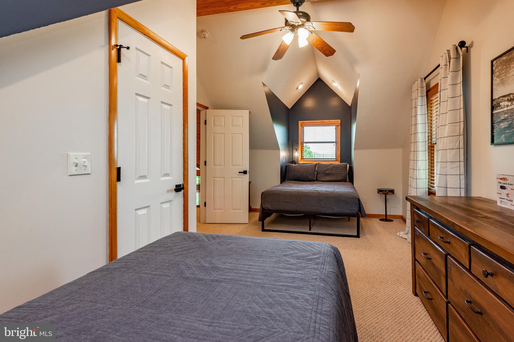 THE PINNACLE - Residential