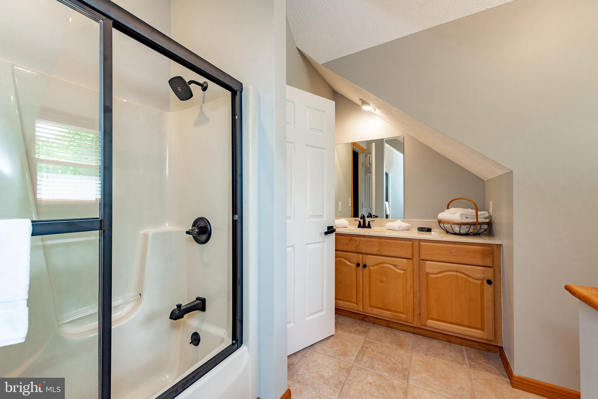 THE PINNACLE - Residential