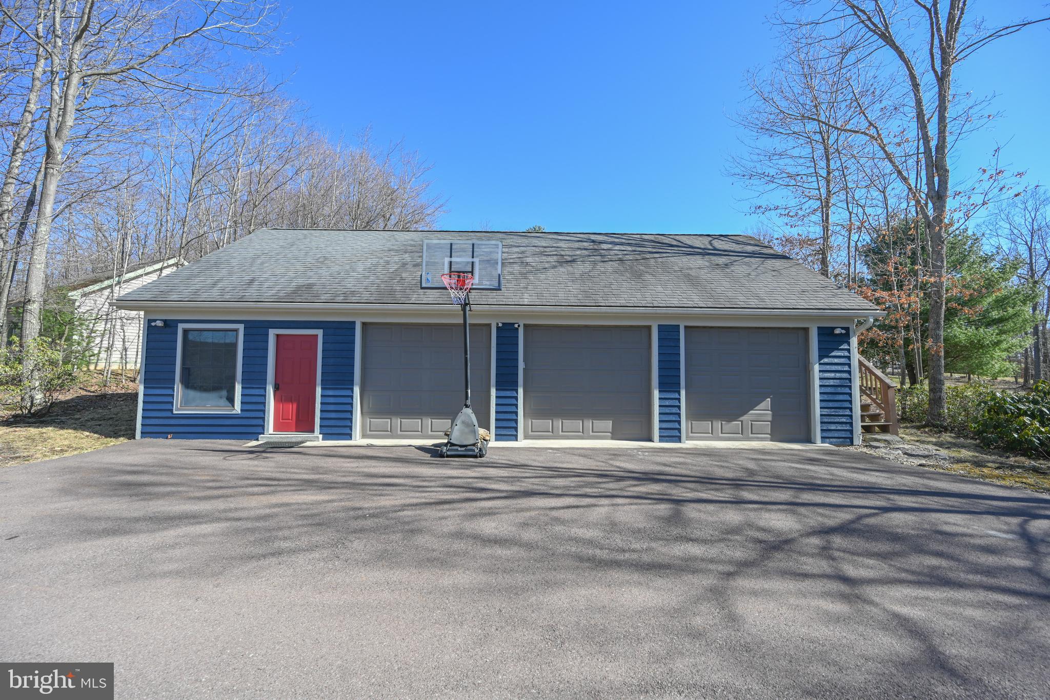 THE PINNACLE - Residential