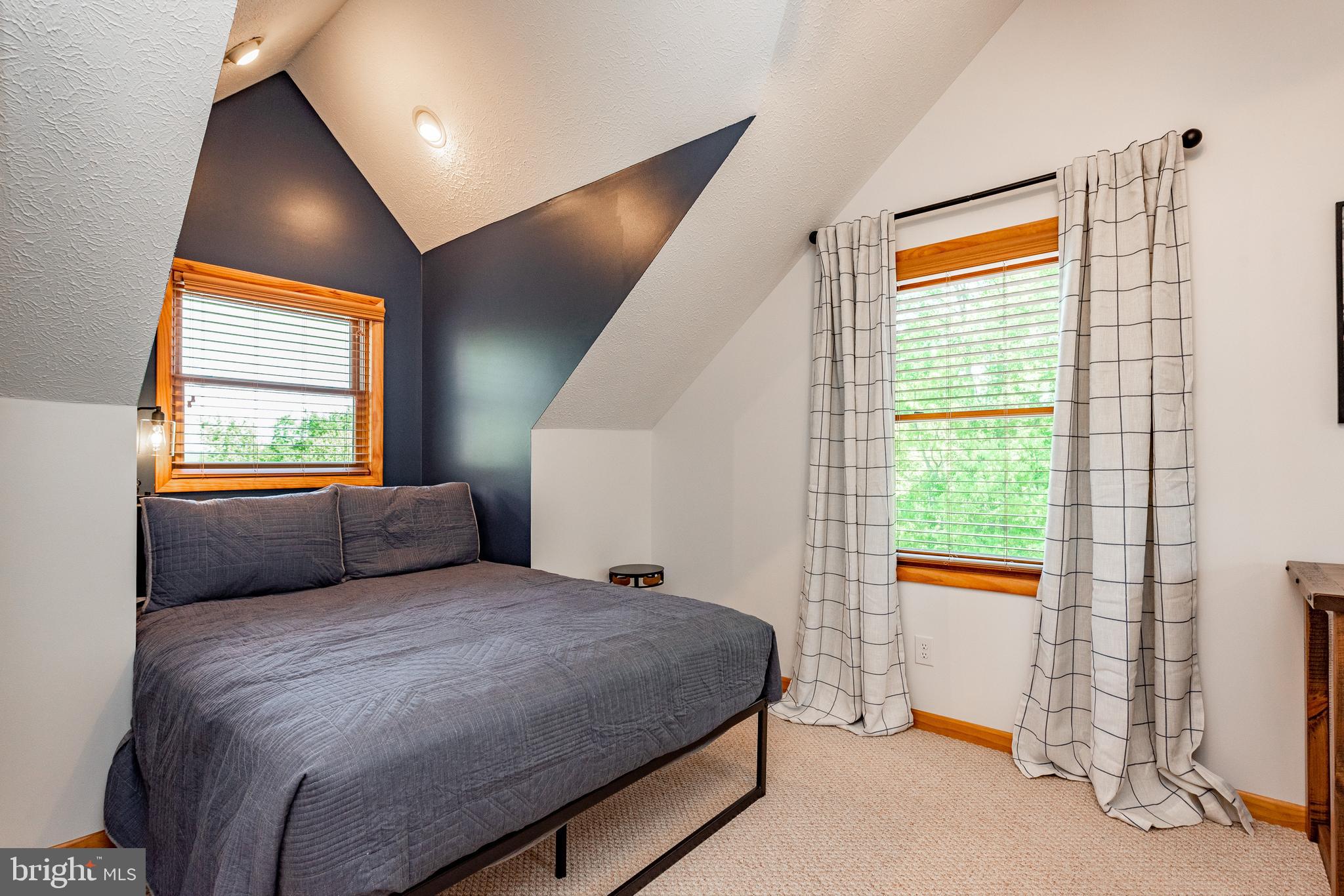 THE PINNACLE - Residential