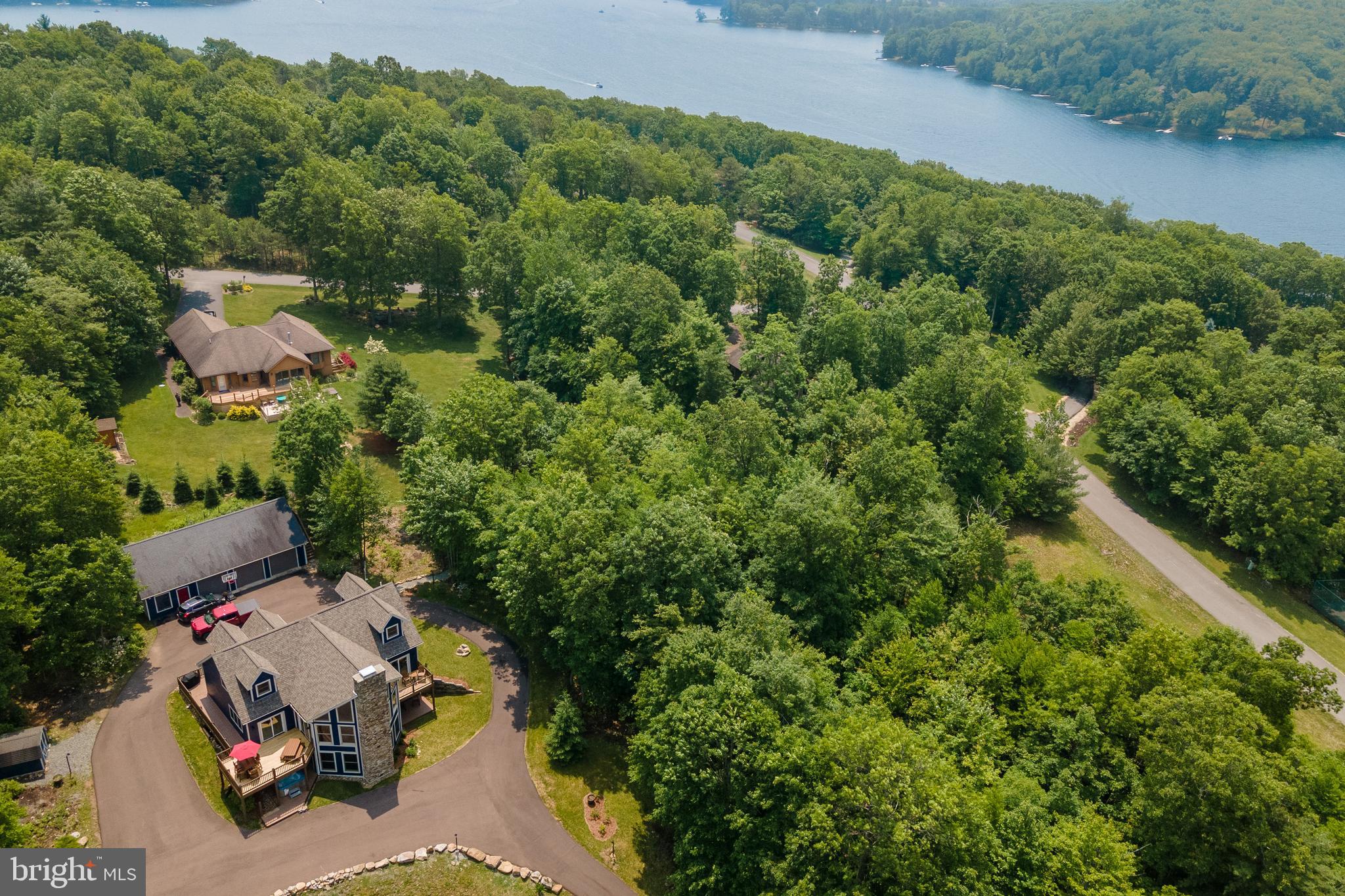 THE PINNACLE - Residential