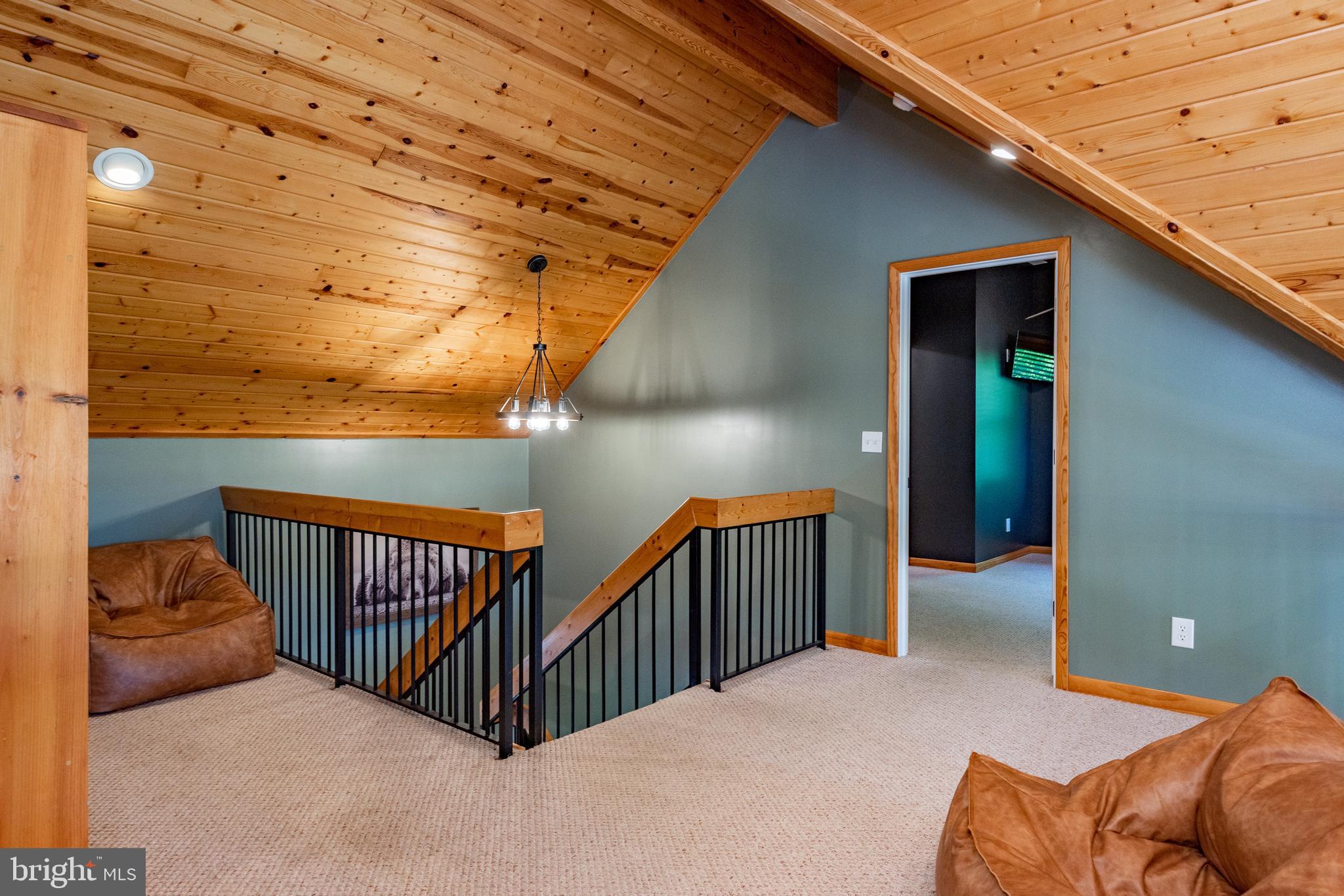 THE PINNACLE - Residential