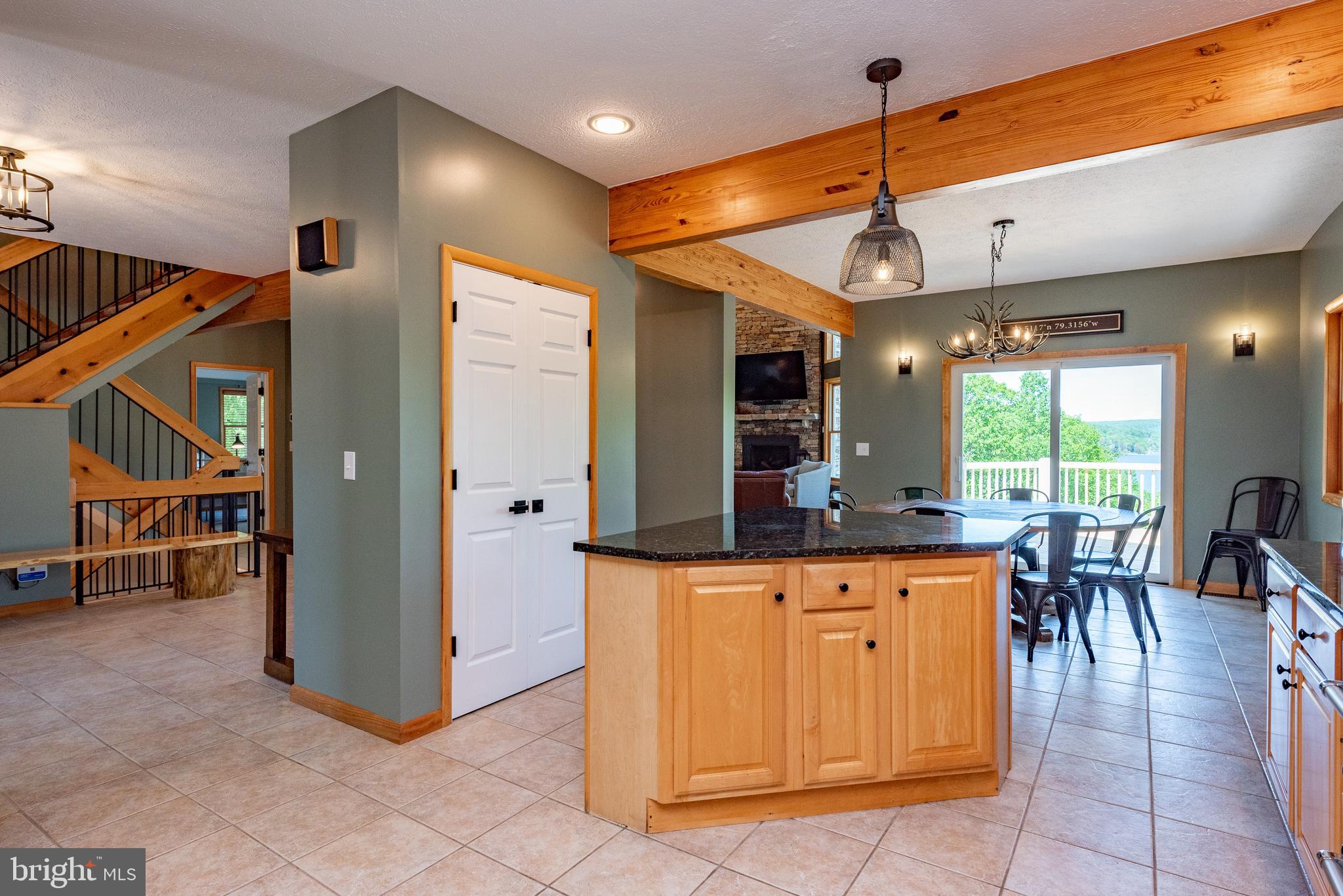 THE PINNACLE - Residential