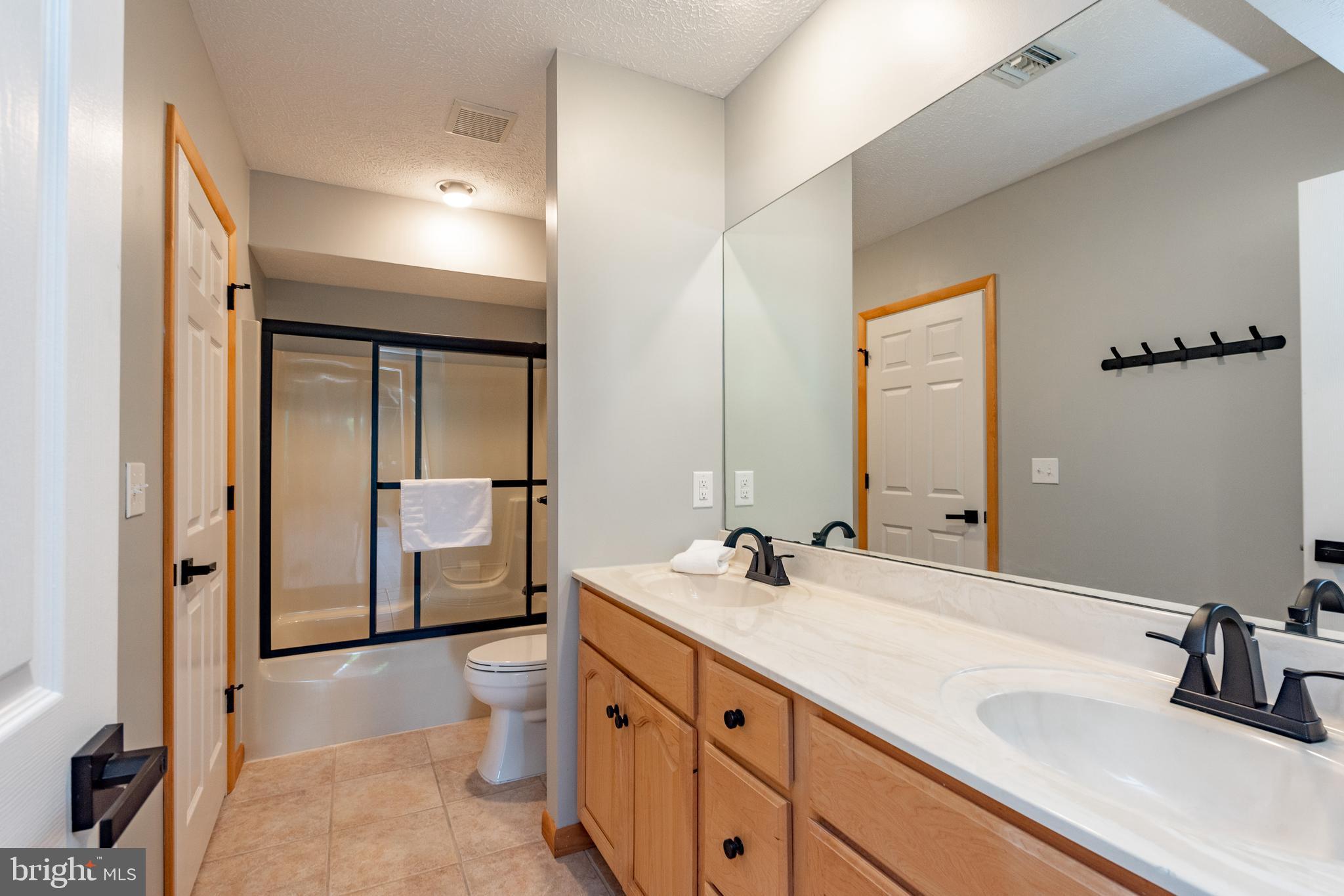 THE PINNACLE - Residential