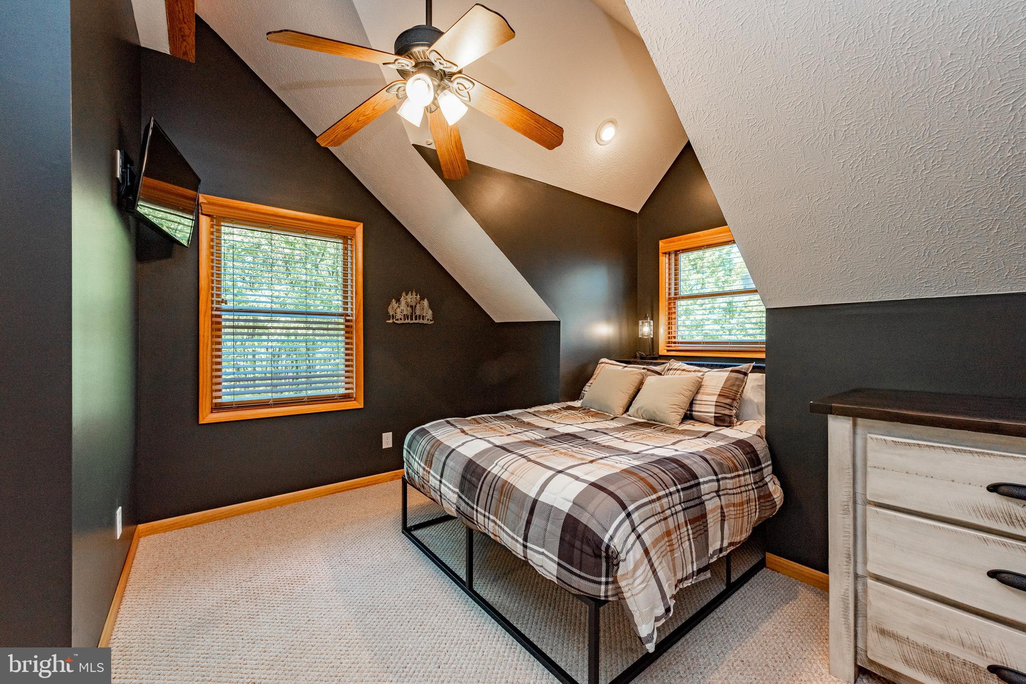 THE PINNACLE - Residential