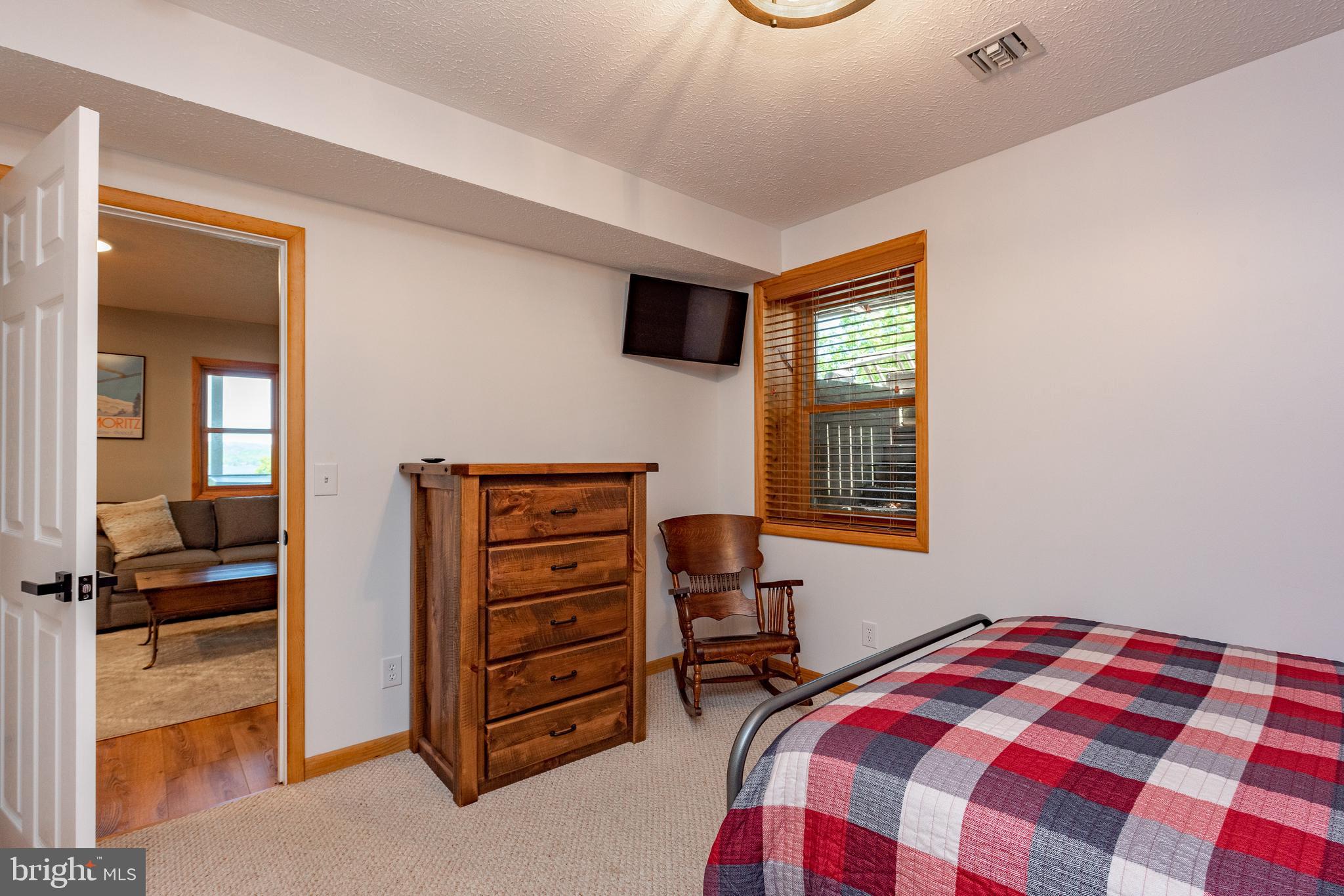 THE PINNACLE - Residential