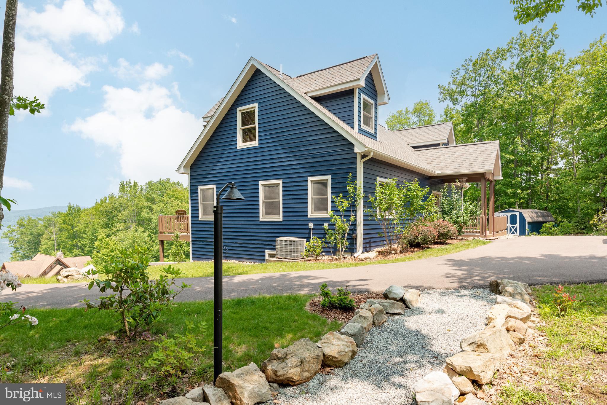 THE PINNACLE - Residential