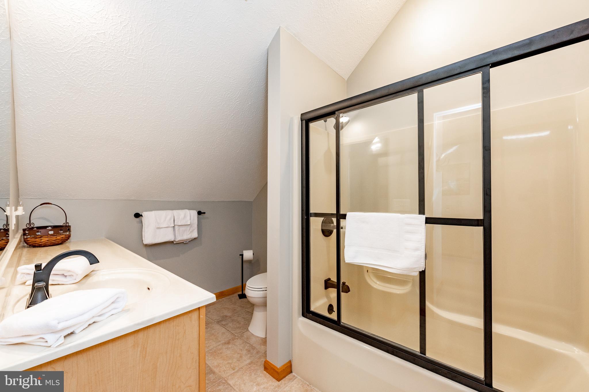 THE PINNACLE - Residential