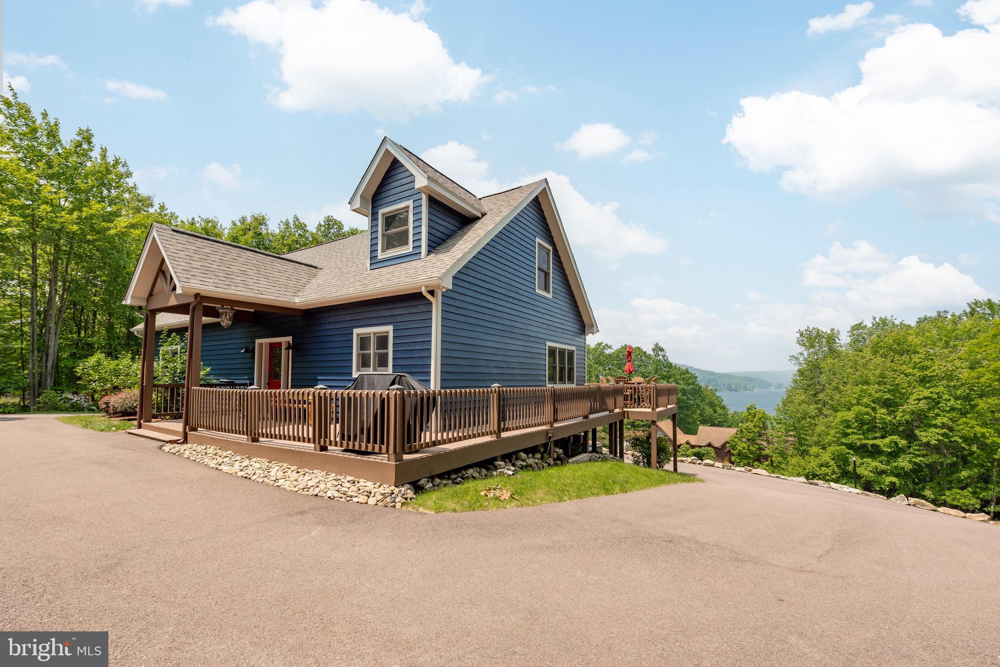 THE PINNACLE - Residential