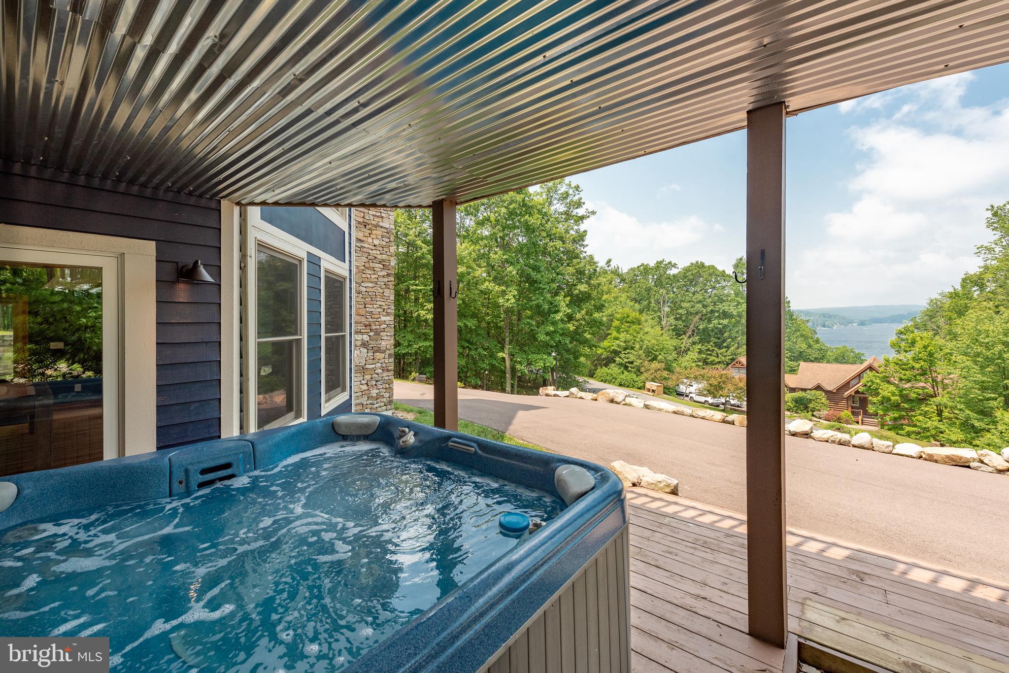 THE PINNACLE - Residential