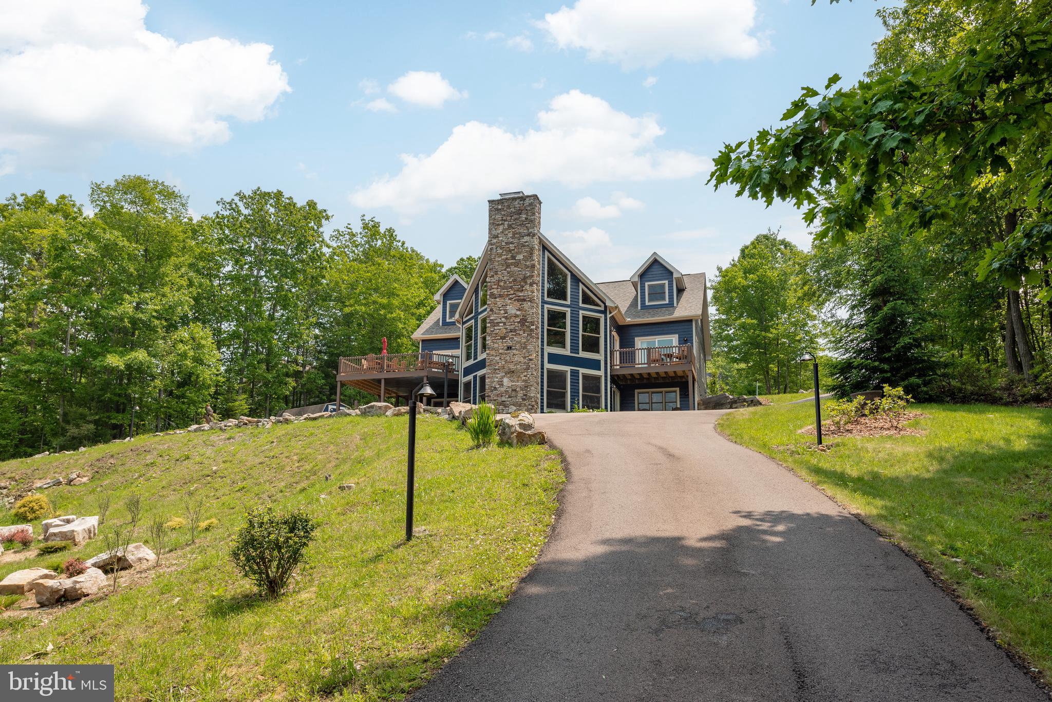 THE PINNACLE - Residential